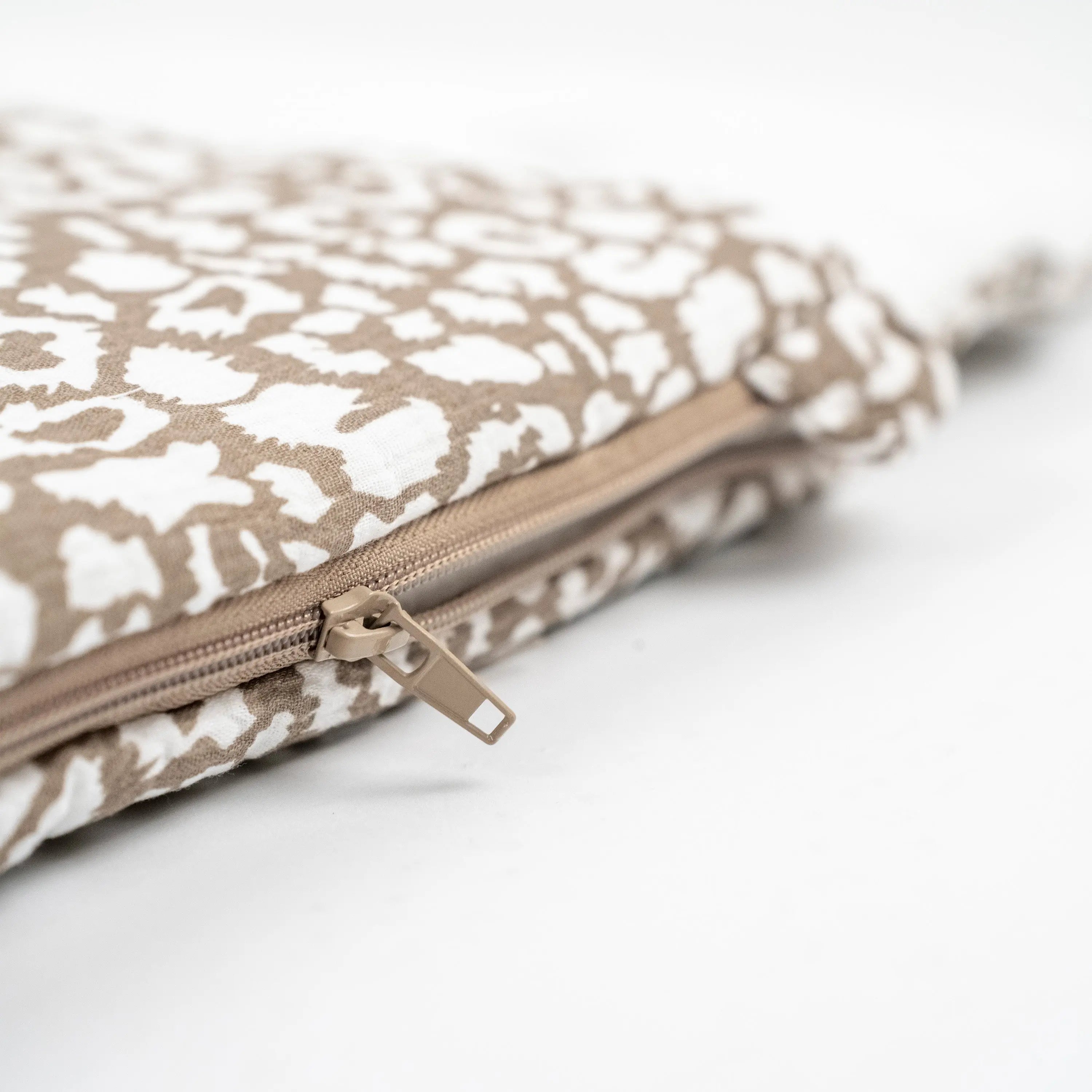 Babyschlafsack Sleepy Musselin Leoprint | 2.5 TOG Ganzjahresschlafsack District for Kids