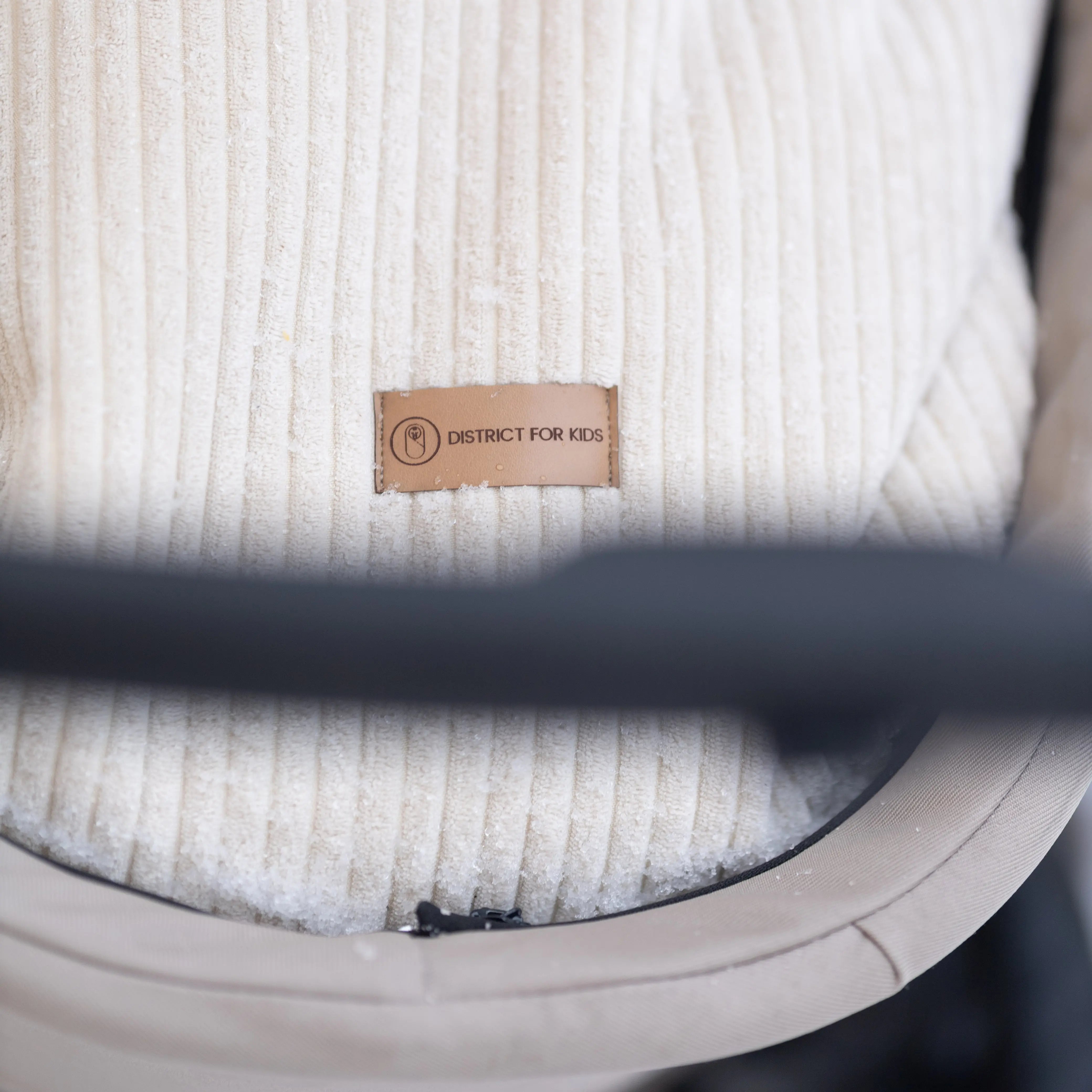 Winterfußsack Cord – warm & stylisch für Kinderwagen & Autoschale District for Kids