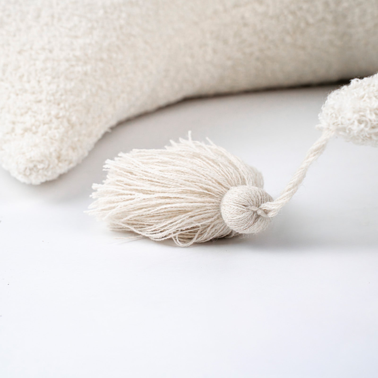 Stillkissen Halbmond Teddystoff Boucle – Komfort Unterstützung & stilvolle Optik - Stillkissen