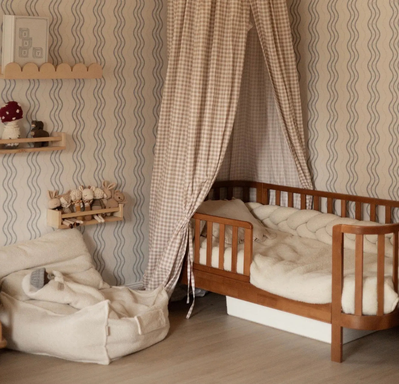 Sitzsack Cube Bouclé Teddy mit Stauraum | Hide and Seat District for Kids
