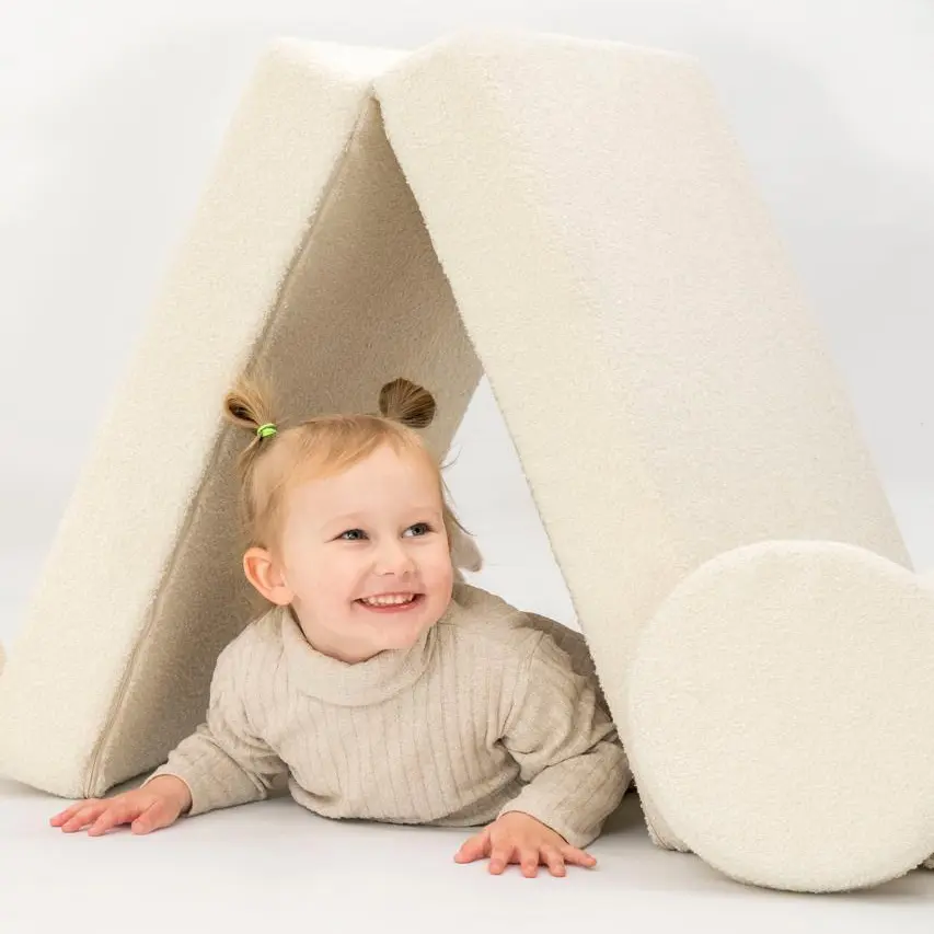 Spielsofa Teddystoff Boucle – Kreativer Spielspaß & Gemütlichkeit - Spielsofa