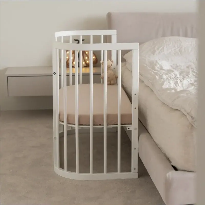 Babybett 5-in-1 – Ein Bett für viele Jahre - mitwachsend | Quadratische Form - Babybett