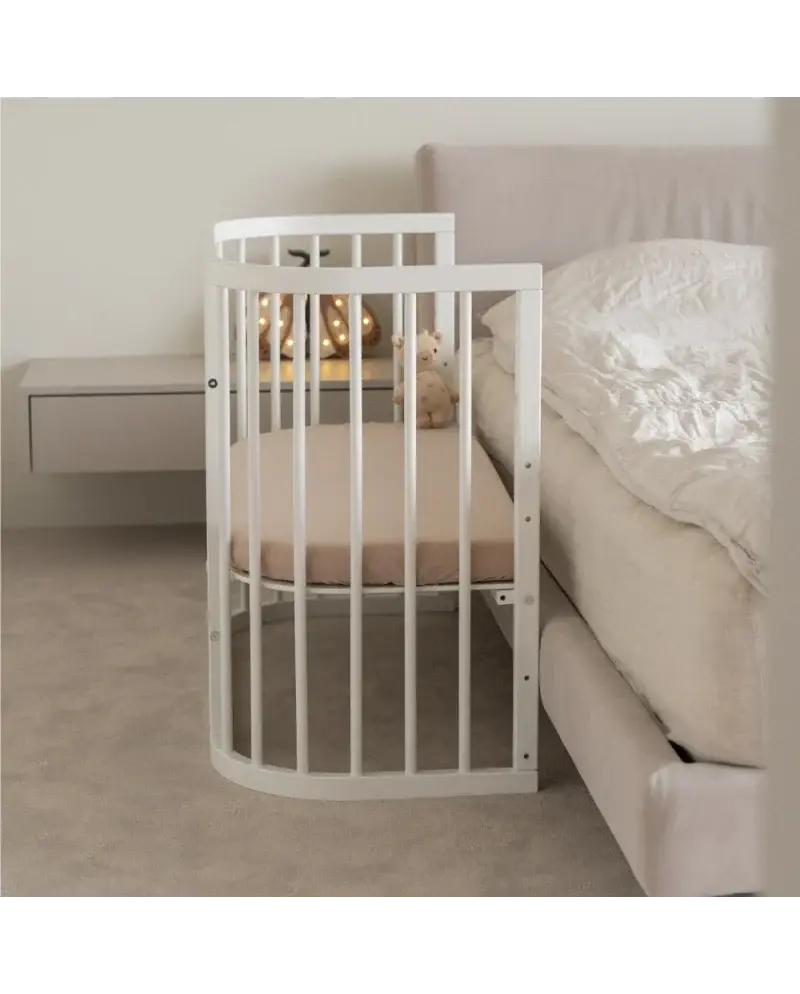 Babybett 5-in-1 – Ein Bett für viele Jahre - mitwachsend | Quadratische Form - Babybett