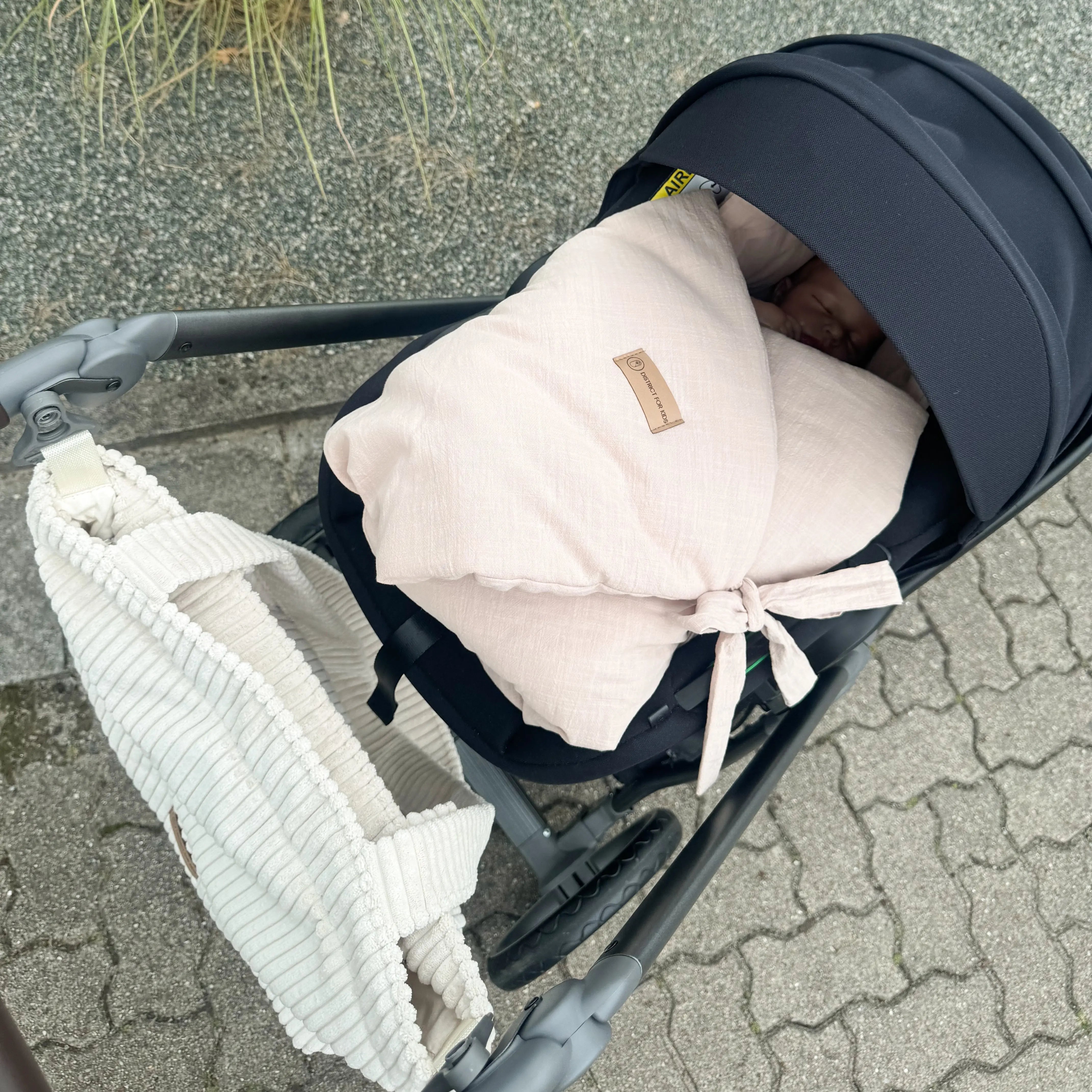 Einschlagdecke für Babyschale aus Leinen | ganzjährig 2.5 TOG District for Kids