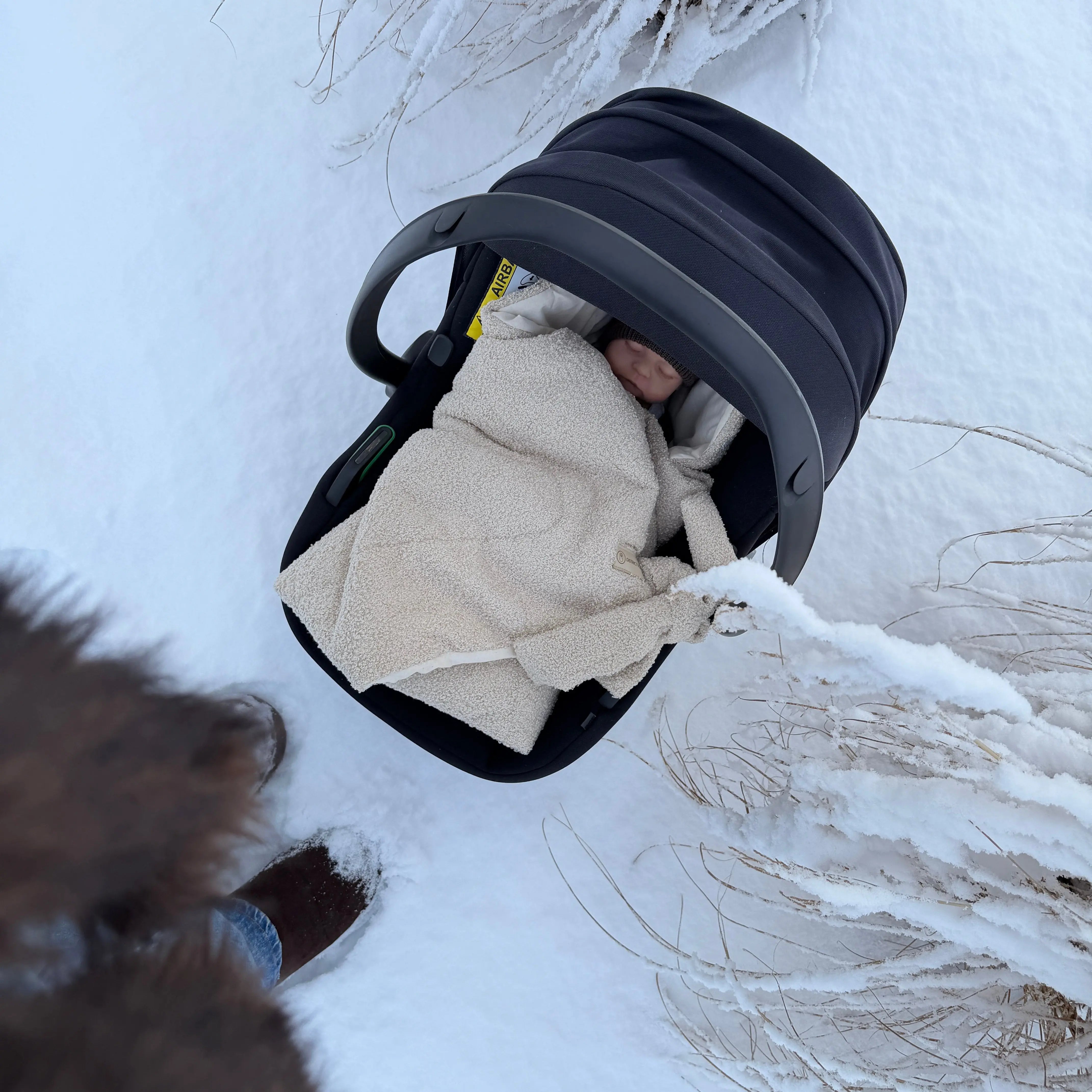 Einschlagdecke für Babyschale Teddystoff Bouclé | Warm & weich 2.5 TOG District for Kids