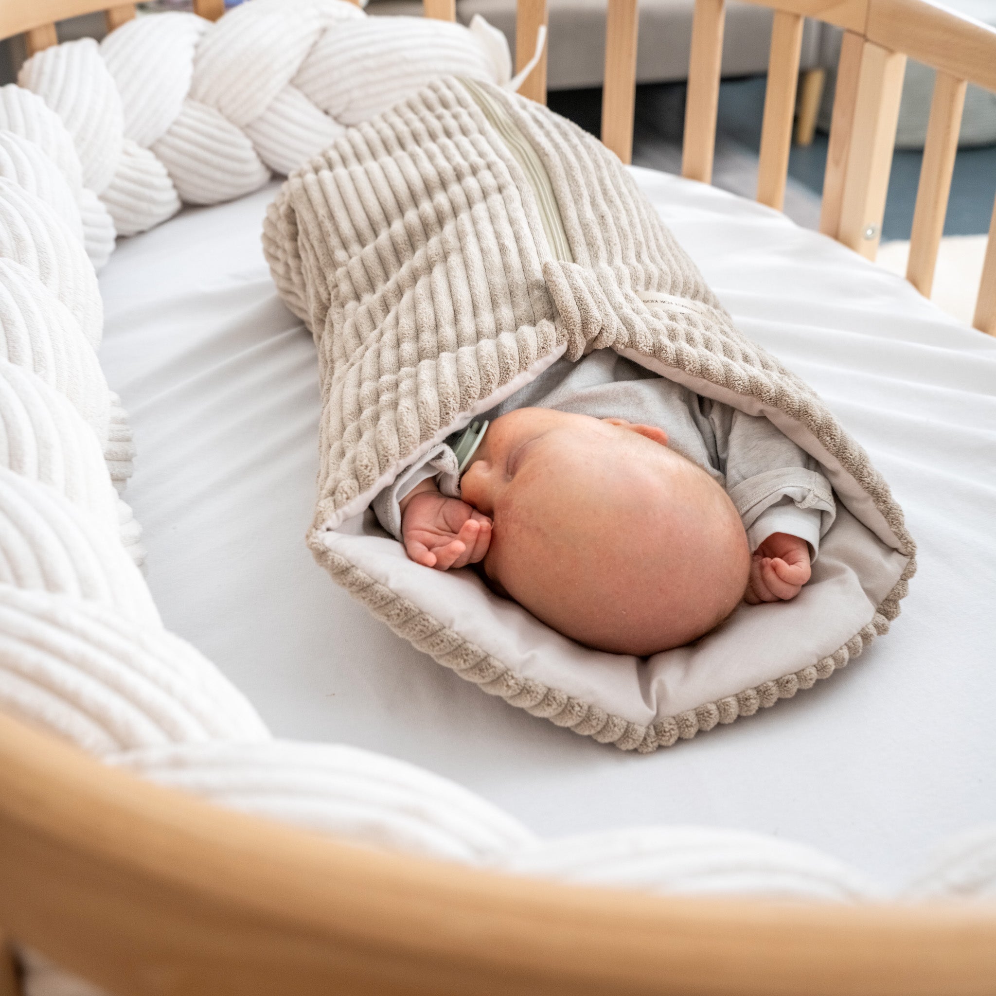 Pucksack Cord mitwachsend - Wärmender Ganzjahres Babyschlafsack - Pucksack