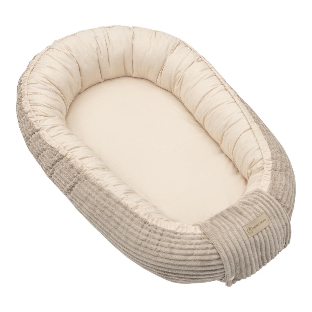 Babynestchen Cord – Mitwachsender Baby-Kokon, beidseitig verwendbar & kuschelig weich-Babynestchen-District for Kids-Beige-District for Kids