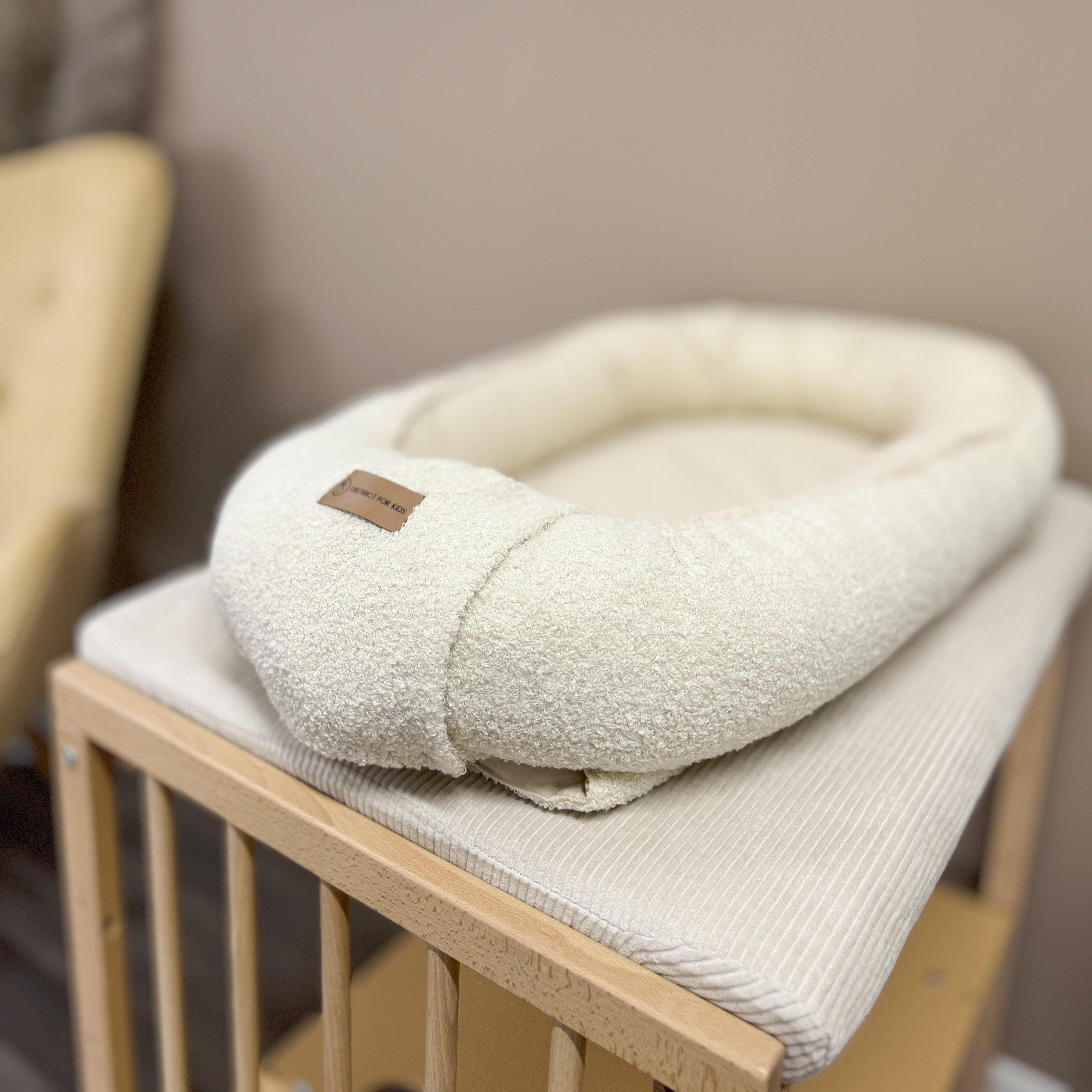 Babynestchen Teddystoff-Bouclé – Kuscheliger Baby-Kokon für Geborgenheit & Wärme-Babynestchen-District for Kids-Beige-District for Kids