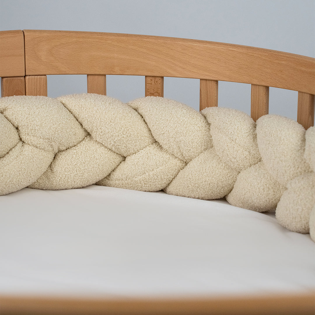 Bettschlange Teddystoff Bouclé – Kuschelige Bettumrandung für Geborgenheit & Schutz im Babybett-Baby & Kleinkind-District for Kids-180 cm-Creme-District for Kids
