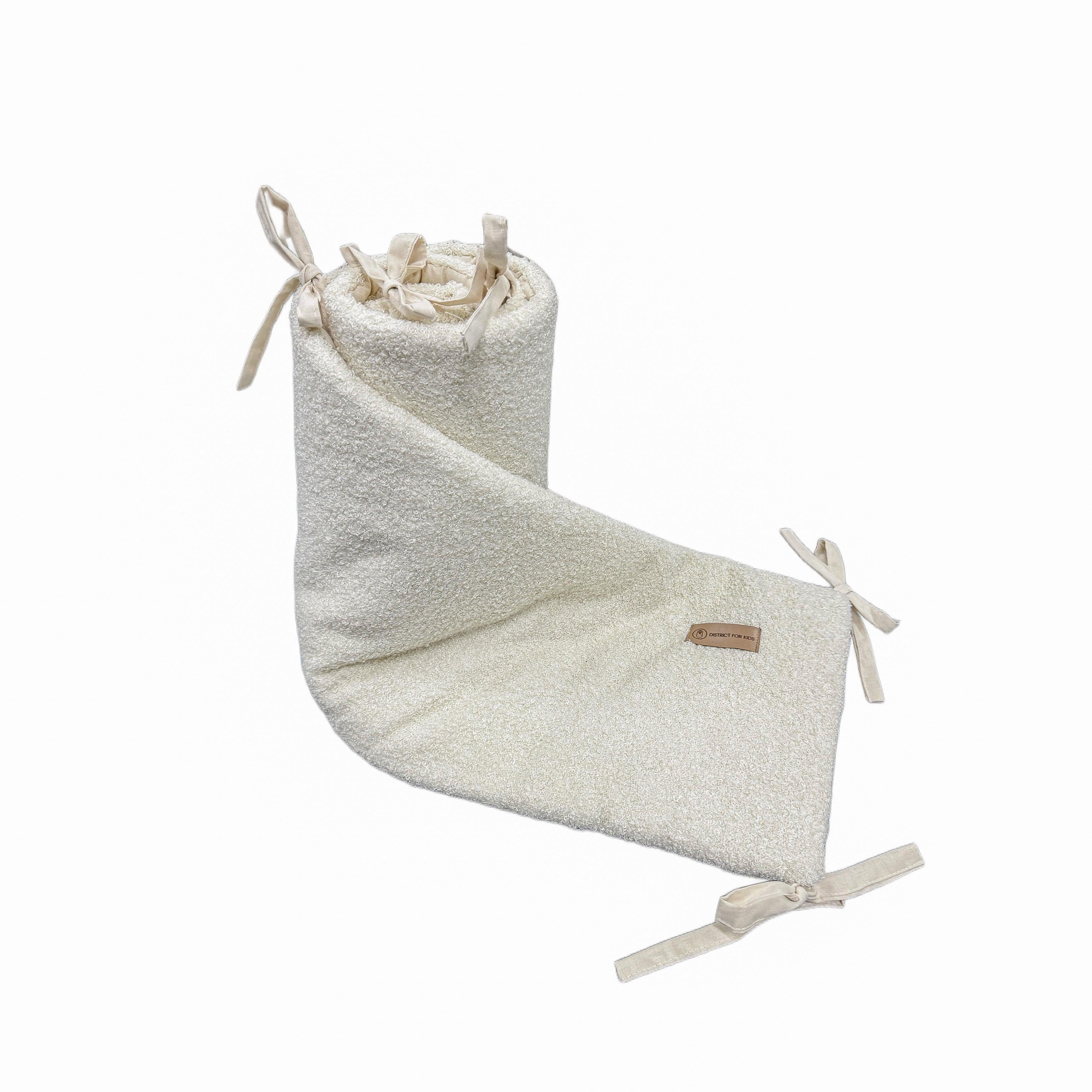 Bettumrandung Teddy Bouclé – Weiche Premium Umrandung für Baby- & Beistellbetten-Bettumrandung-District for Kids-Creme-150 cm-District for Kids