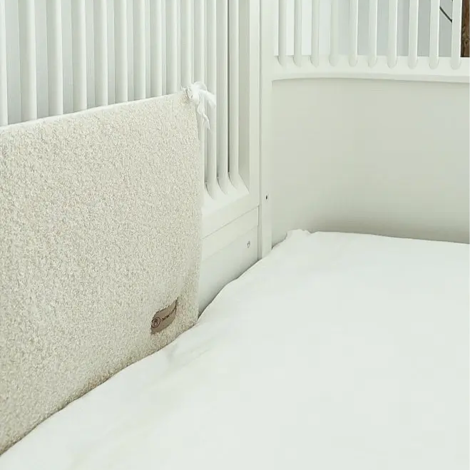 Bettumrandung Teddy Bouclé – Weiche Premium Umrandung für Baby- & Beistellbetten - Bettumrandung