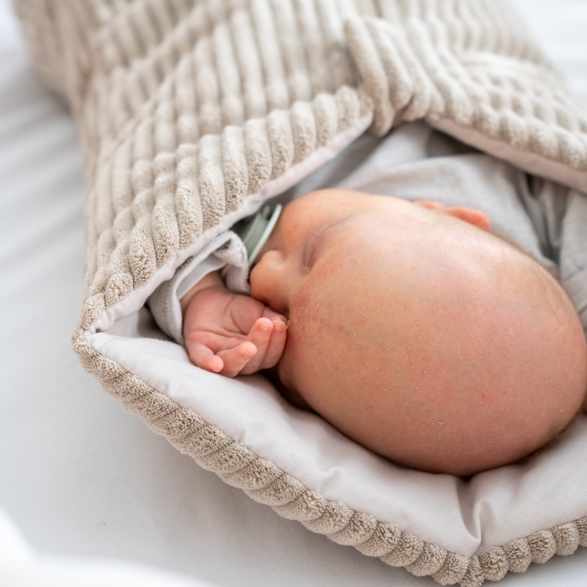 Pucksack Cord mitwachsend - Wärmender Ganzjahres Babyschlafsack - Pucksack