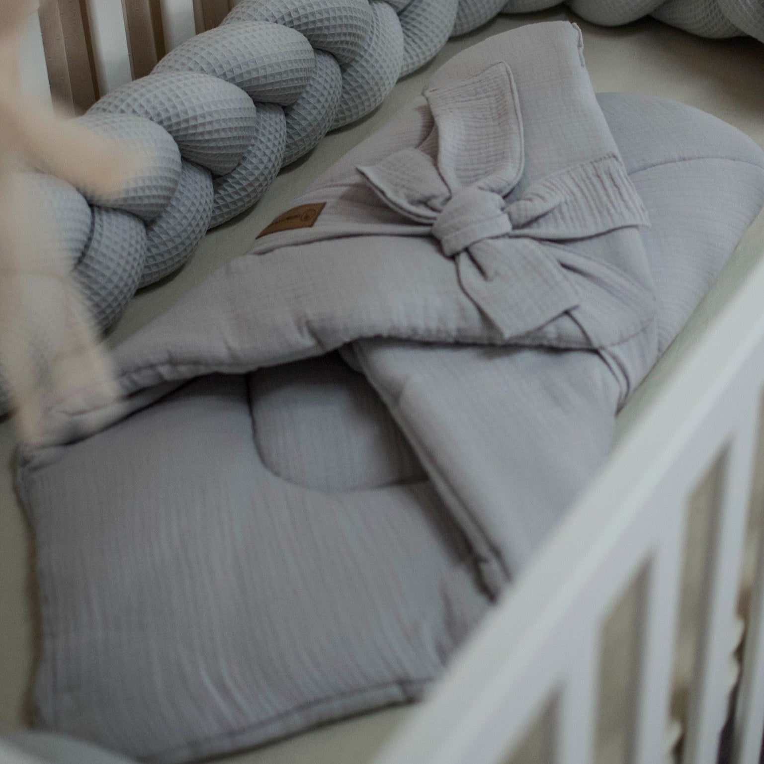 Babyhörnchen Musselin mit Schleife – Kuschelige Puckdecke & Einschlagdecke - Babyhörnchen