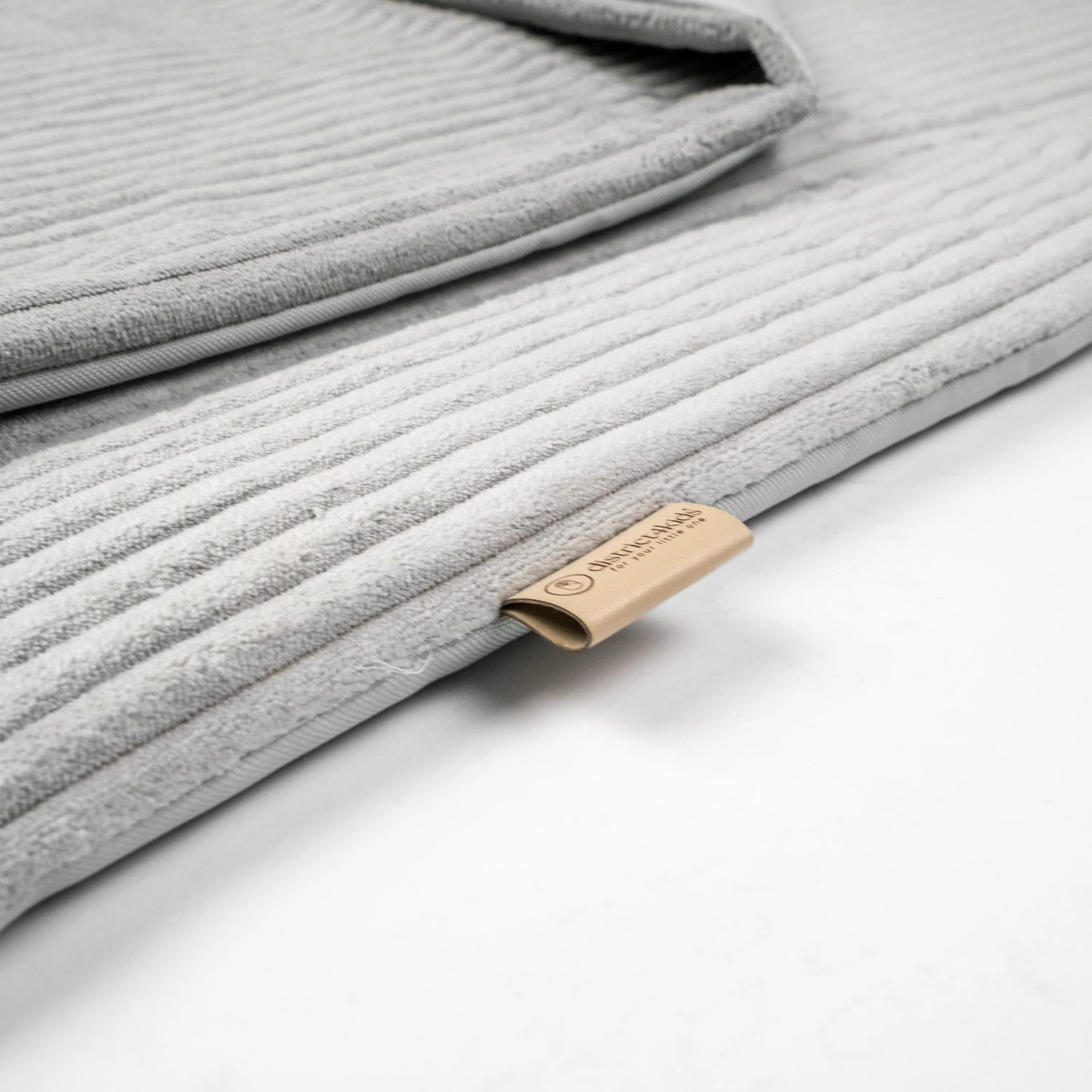 Wickelauflage Cord mit Unterlage – natürlich & kuschelig für dein Baby District for Kids