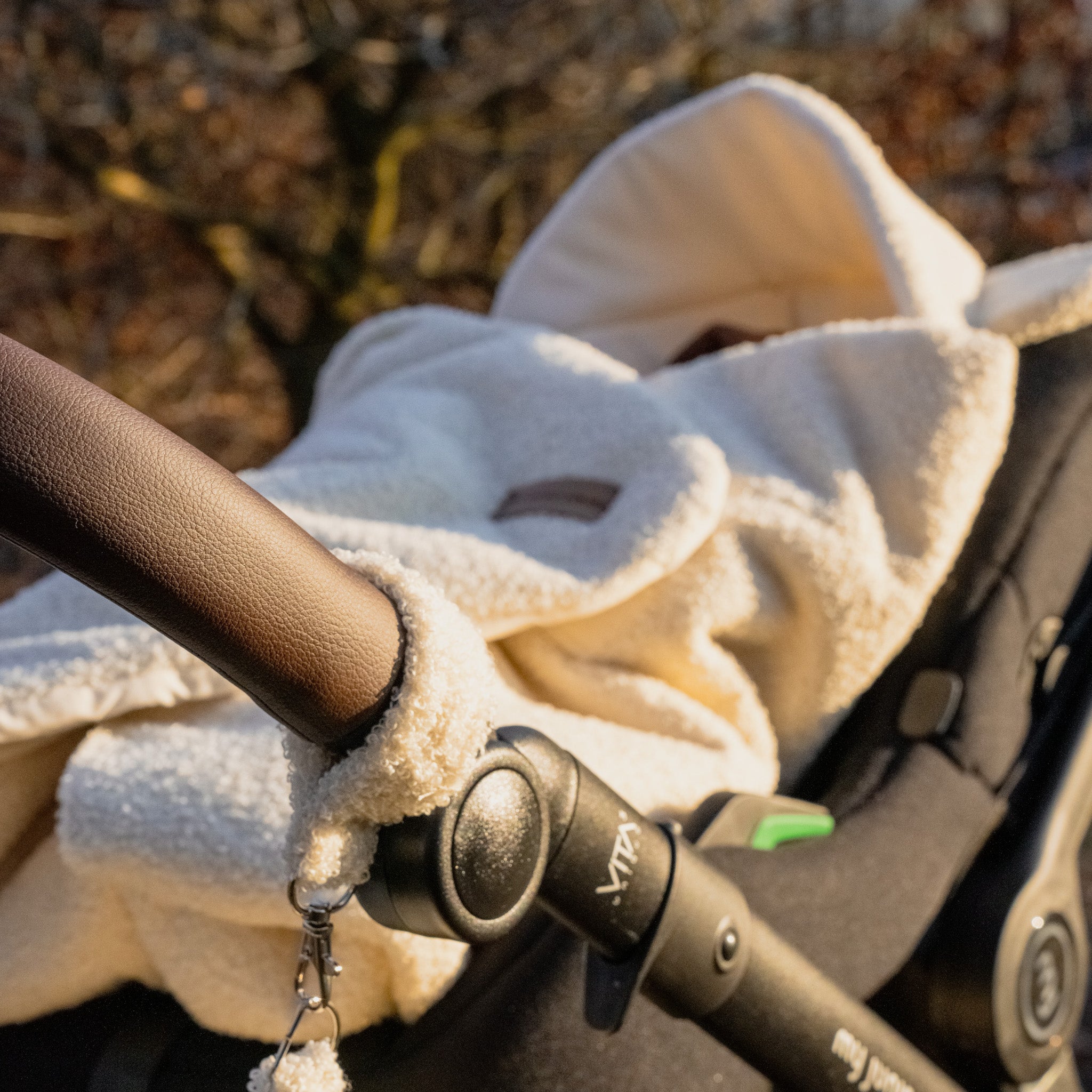 Einschlagdecke Teddystoff Boucle Teddyohren – Autoschale 2.5 TOG-Fußsäcke-District for Kids-Creme-2.5 TOG-District for Kids