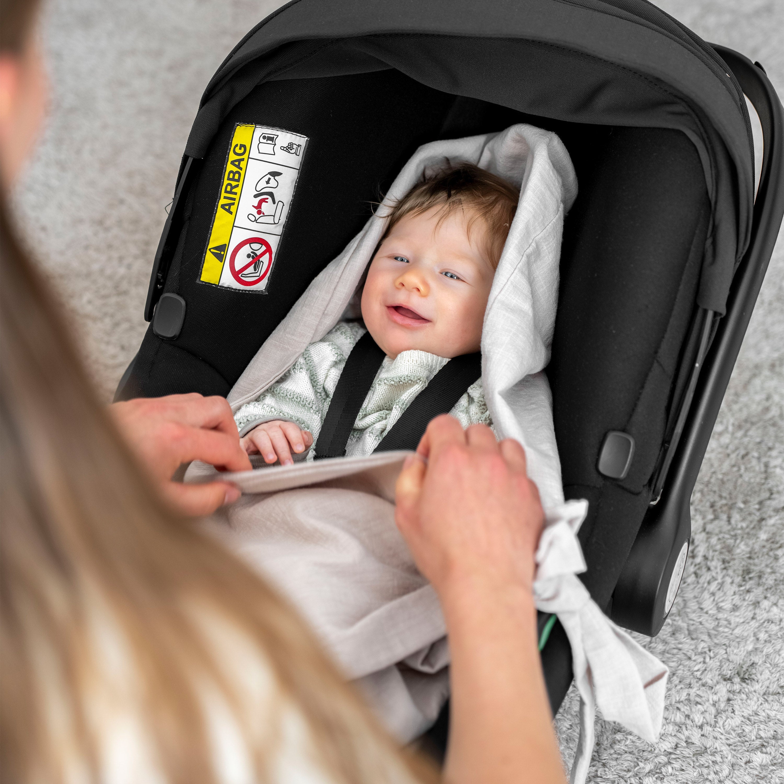Einschlagdecke für Babyschale aus Leinen | Leichte Sommer Autoschalen Decke 0.5 TOG District for Kids