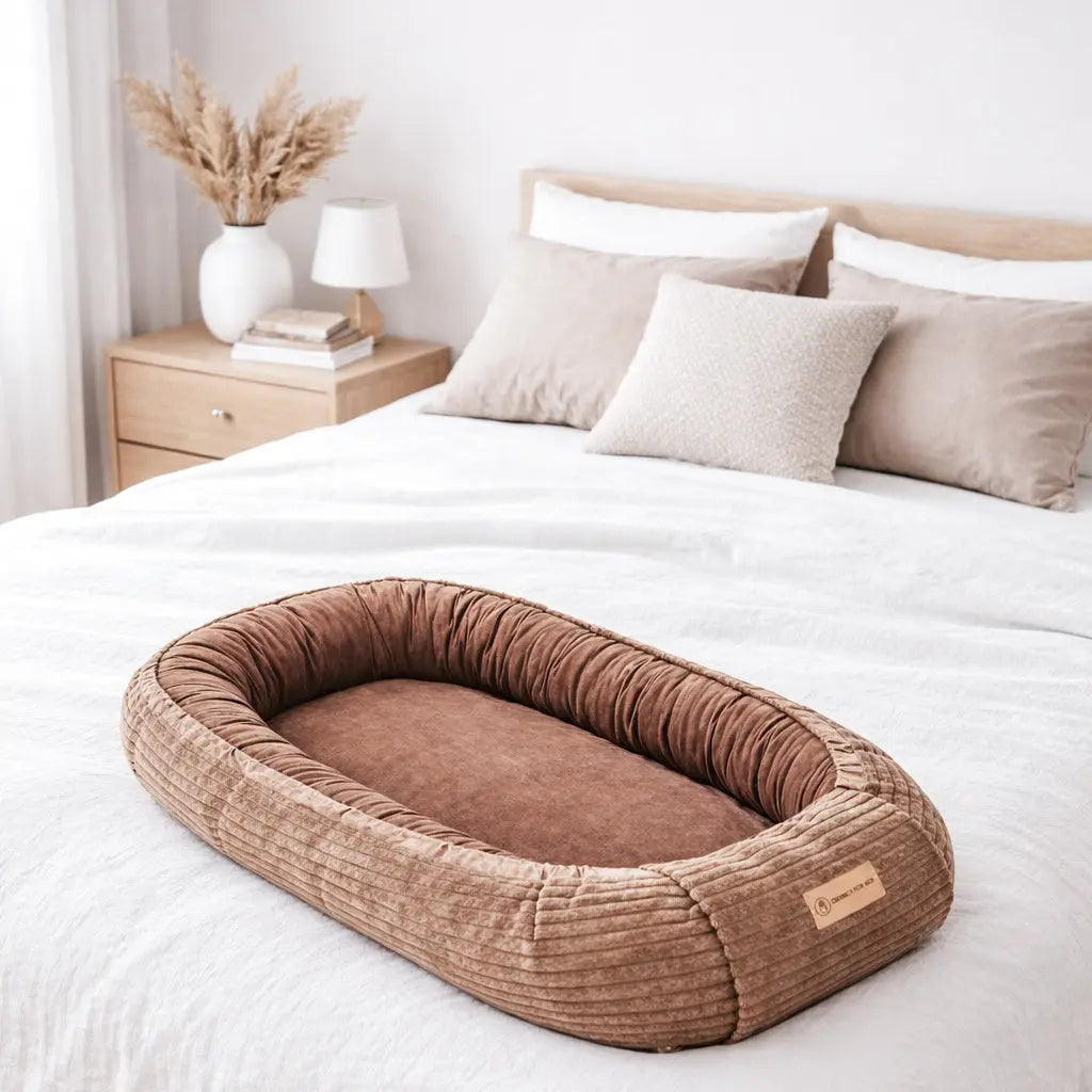 Babynestchen Cord – Mitwachsender weicher Baby-Kokon District for Kids