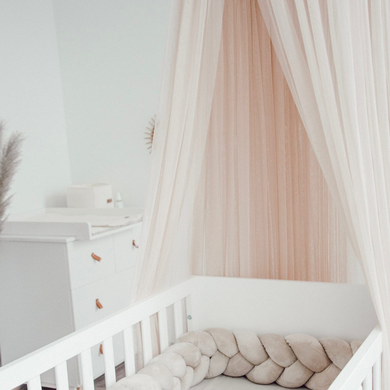 Baldachin aus Tüll – Traumhafte Deko für Baby- & Kinderzimmer - Baldachine & Betthimmel