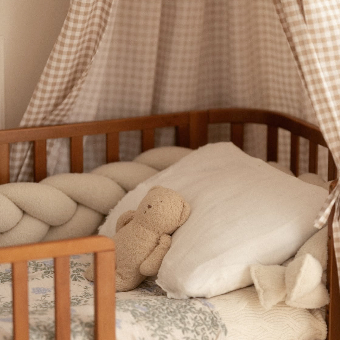 Bettschlange geflochten Teddystoff Bouclé – Kuschelige Bettumrandung - Baby & Kleinkind