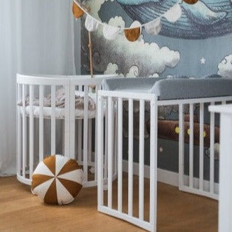 Mitwachsendes Babybett 7-in-1 – Ein Bett für viele Jahre | Ovale Form-Babybett-Waldin-Natur-District for Kids