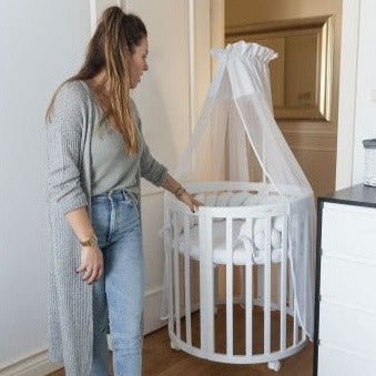 Mitwachsendes Babybett 7-in-1 – Ein Bett für viele Jahre | Ovale Form-Babybett-Waldin-Natur-District for Kids