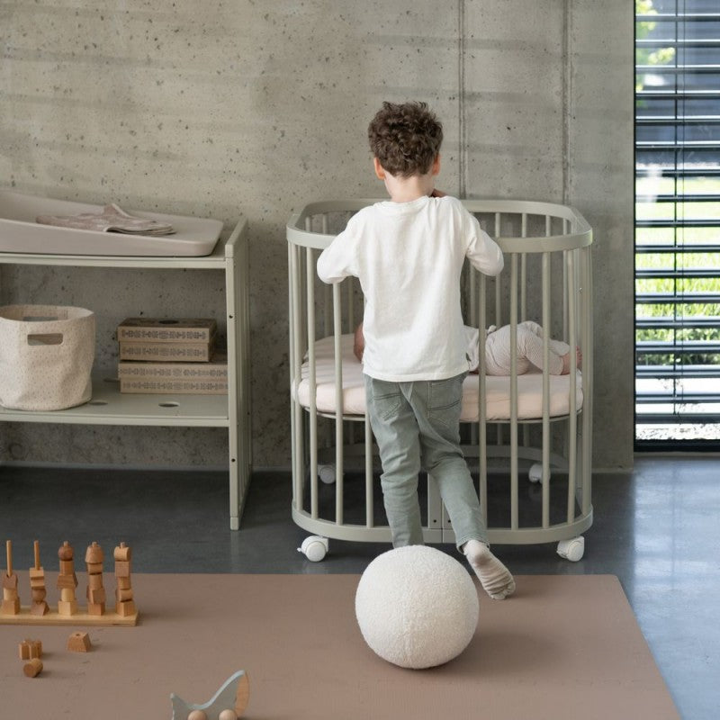 Mitwachsendes Babybett 7-in-1 – Ein Bett für viele Jahre | Quadratische Form-Babybett-Waldin-Natur-District for Kids