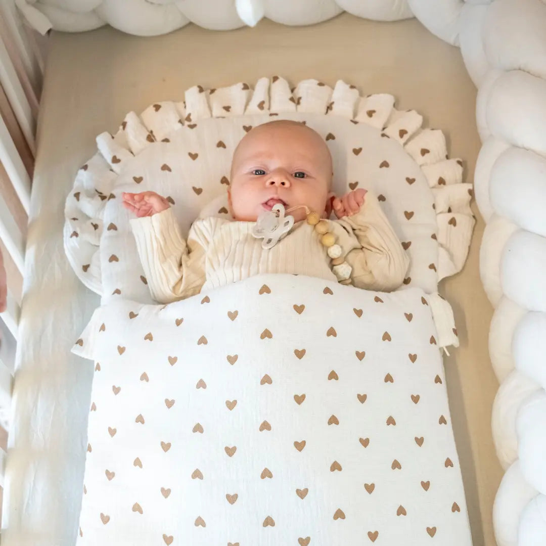 Babyschlafsack Dreamy Musselin braune Herzen | 2.5 TOG Ganzjahresschlafsack District for Kids