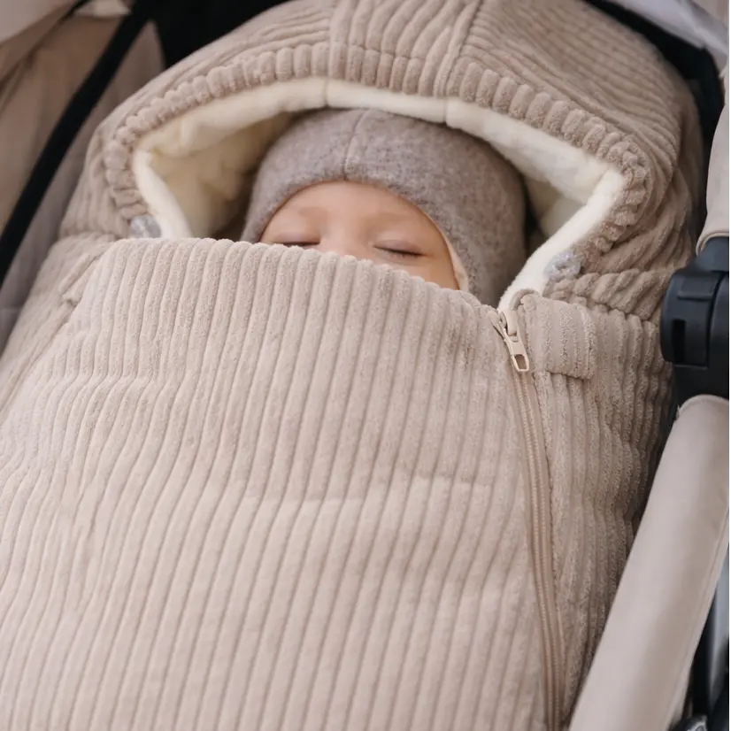 Winterfußsack Cord – warm & stylisch für Kinderwagen & Autoschale District for Kids