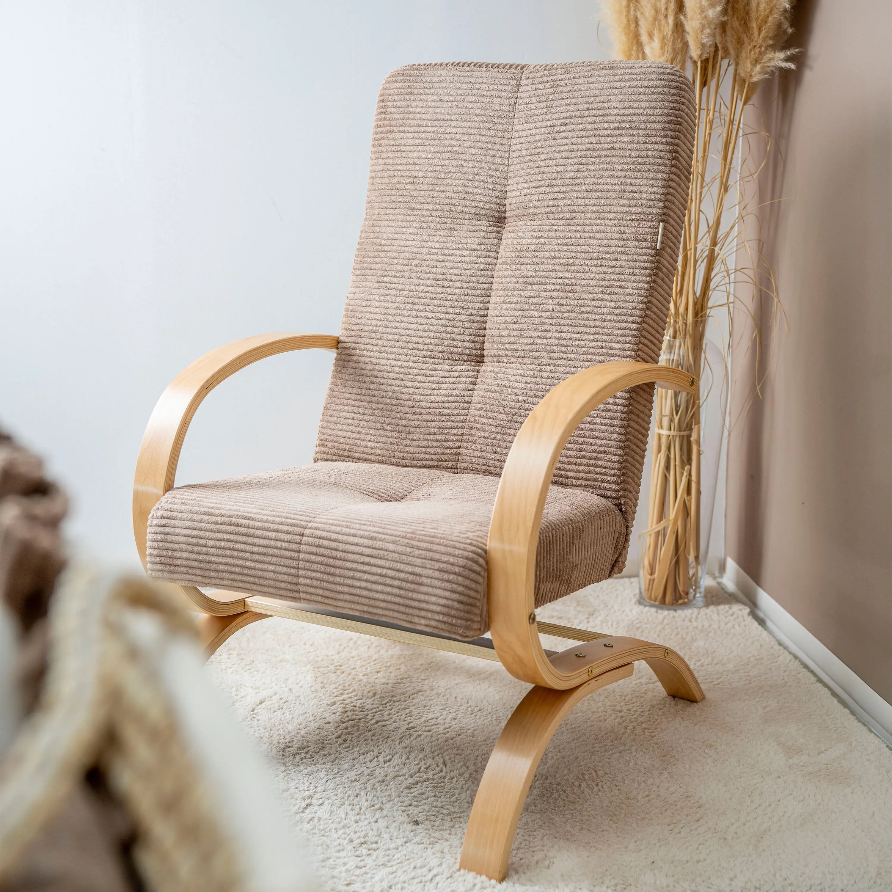 Stillsessel aus Cord – Ergonomisch stilvoll & vielseitig einsetzbar - Stillsessel