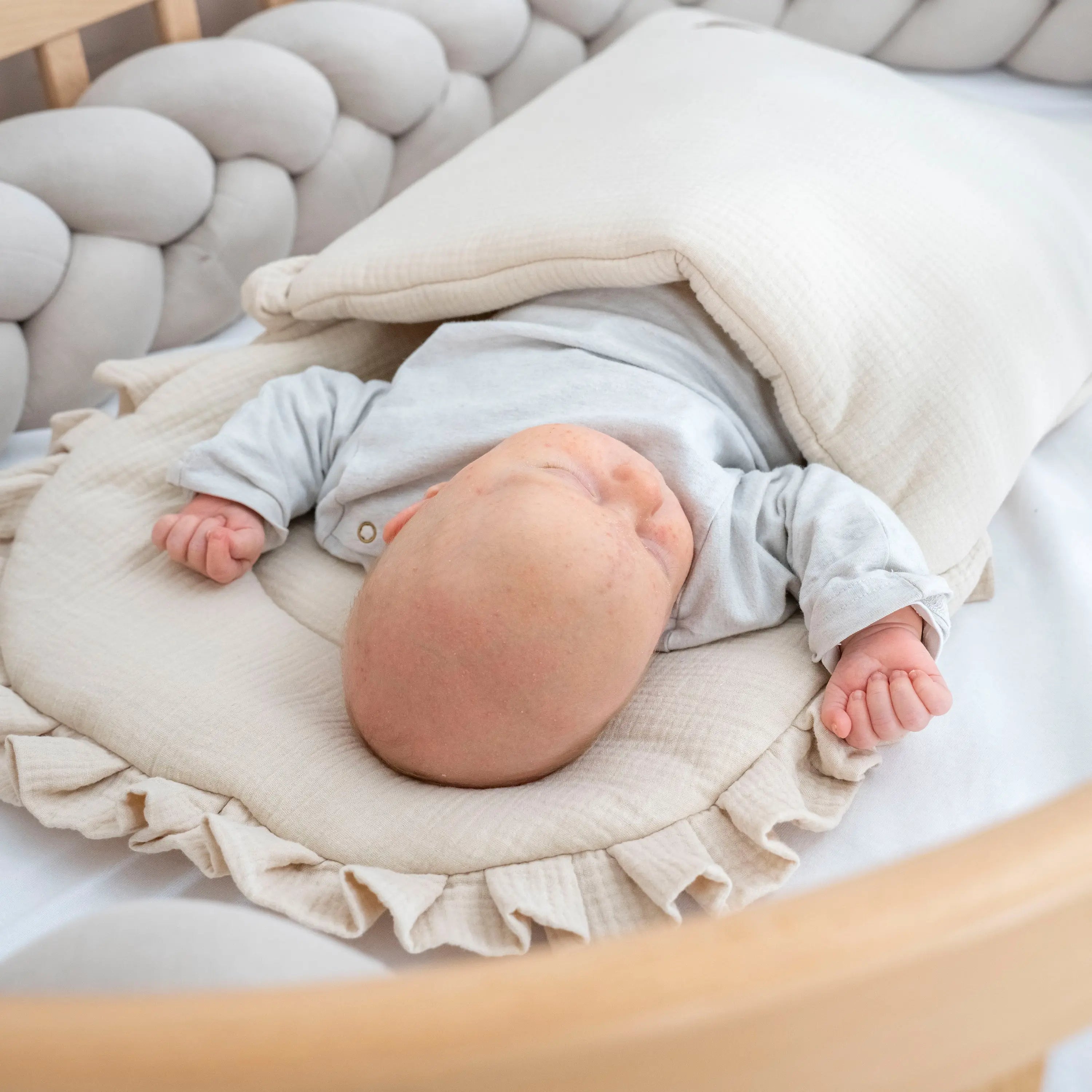Bettschlange geflochten Musselin – Kuschelige Bettumrandung - Baby & Kleinkind
