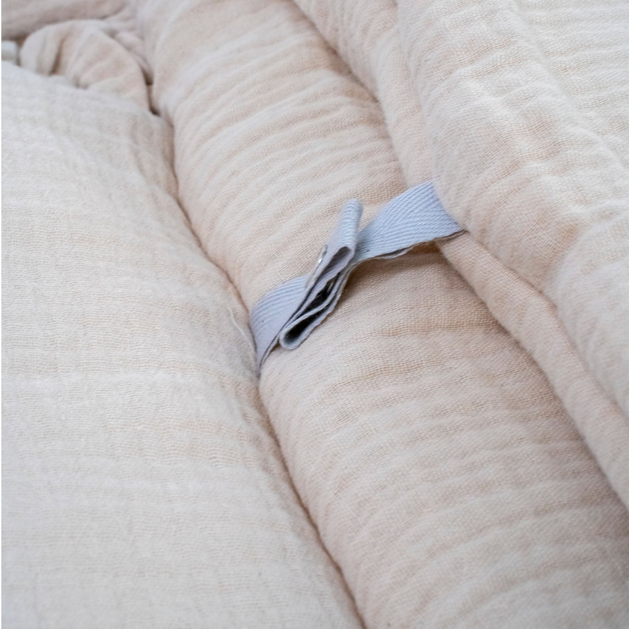 Babyschlafsack Cuddly Musselin mit Schleifen - ganzjähriger Puckschlafsack Babyschlafsack