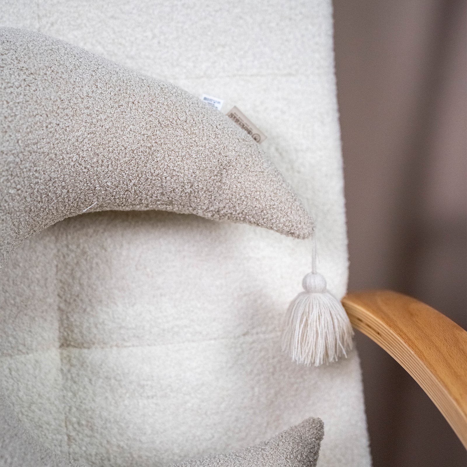 Stillkissen Halbmond Teddystoff Boucle – Komfort Unterstützung & stilvolle Optik - Stillkissen