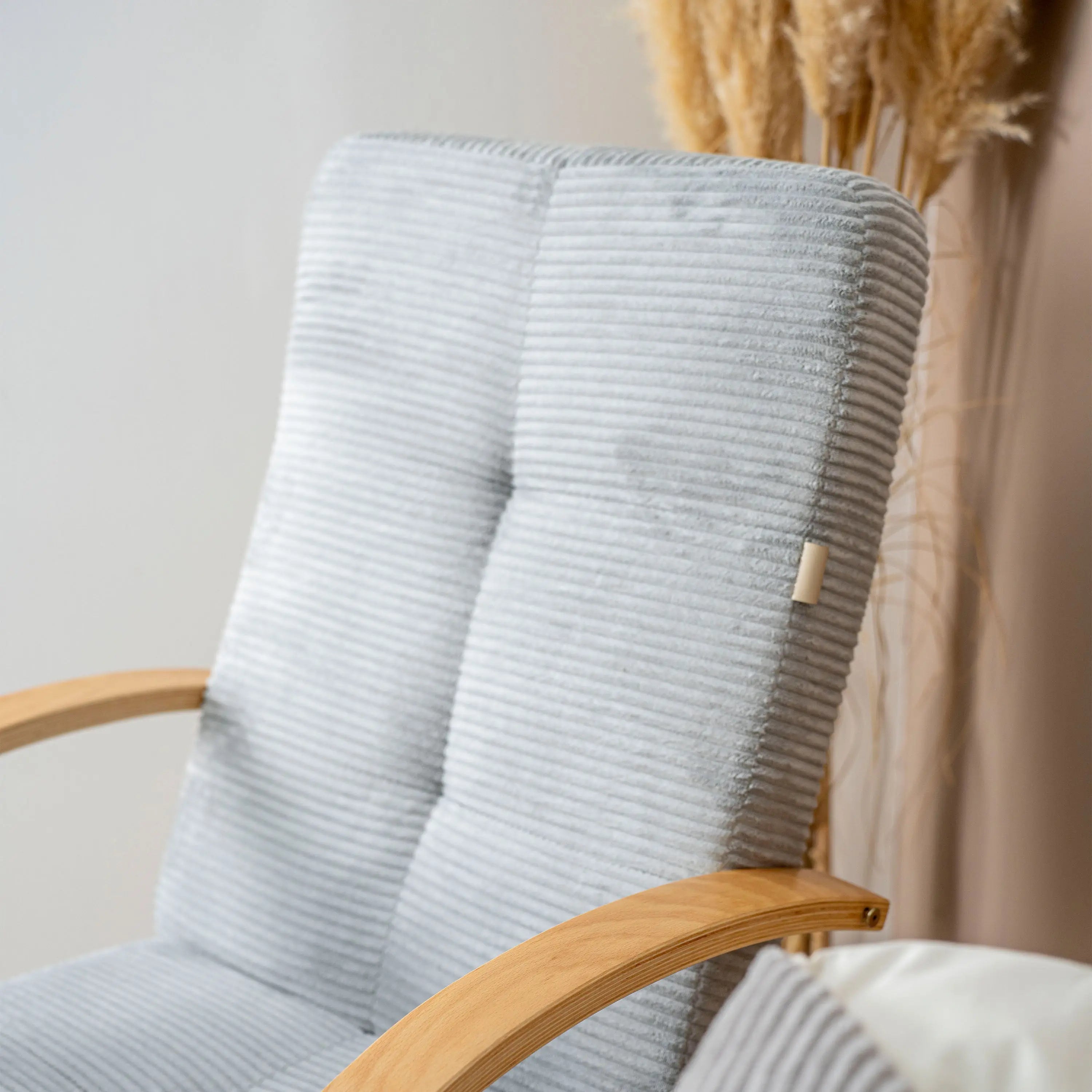 Stillsessel aus Cord – Ergonomisch stilvoll & vielseitig einsetzbar - Stillsessel