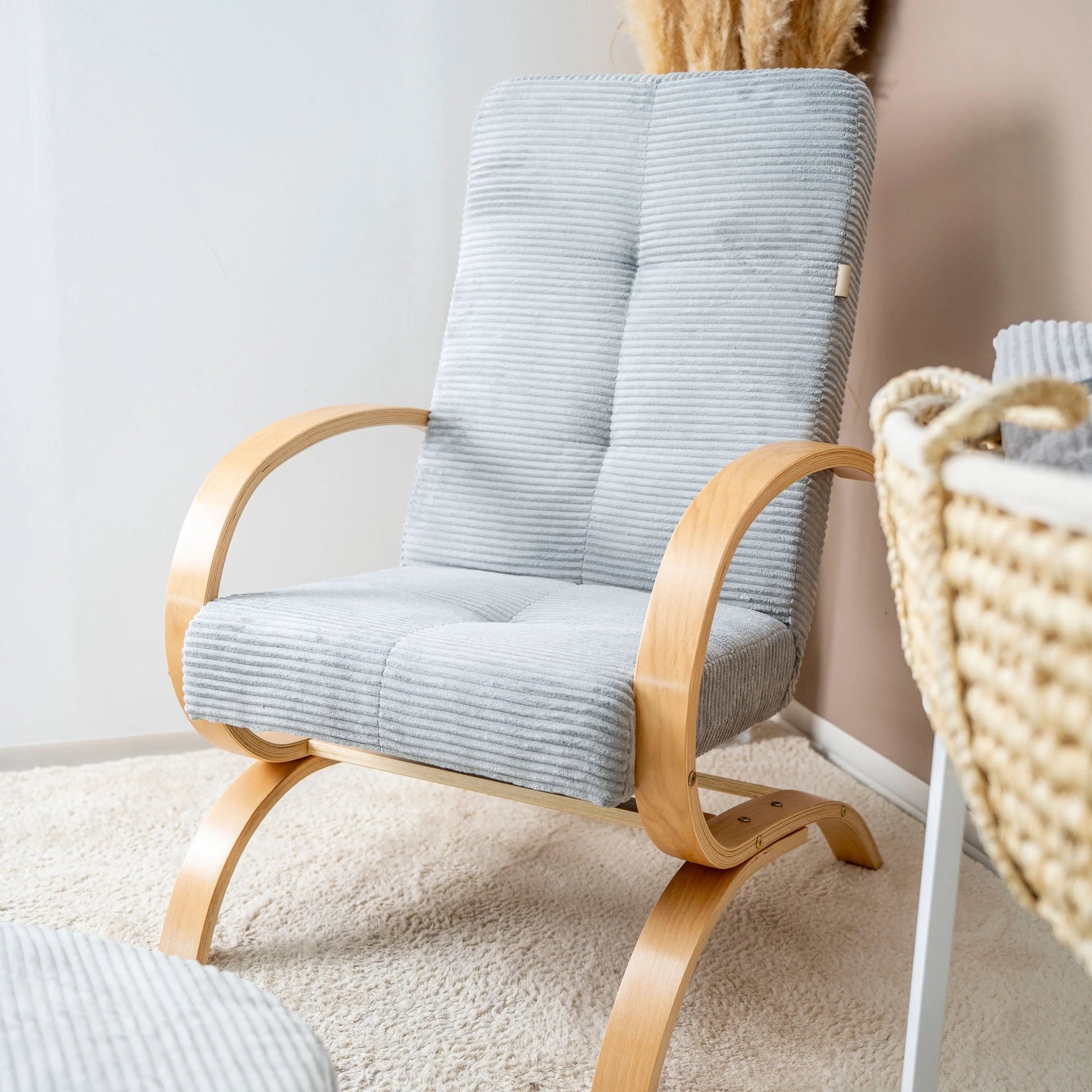 Stillsessel aus Cord – Ergonomisch stilvoll & vielseitig einsetzbar - Stillsessel
