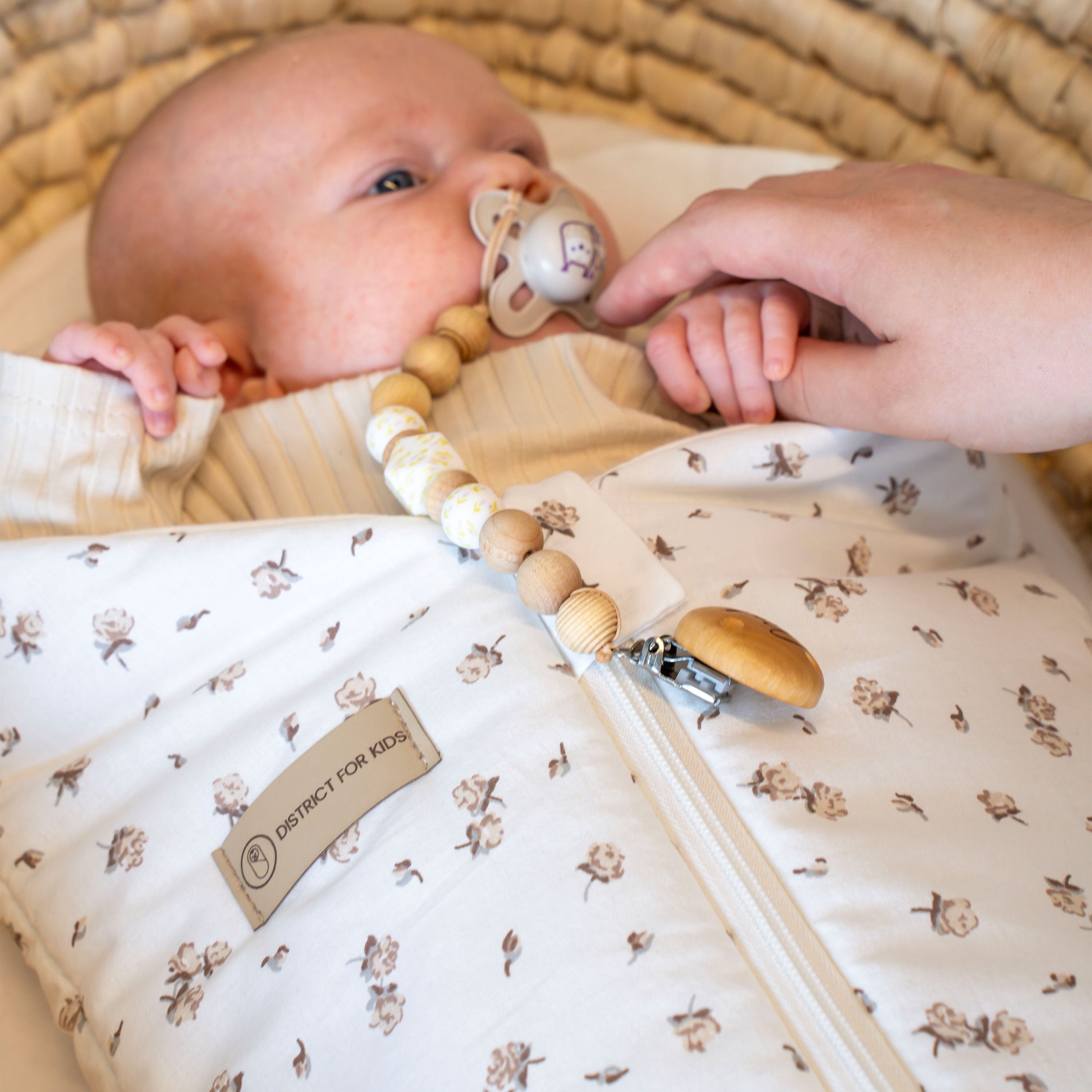 Pucksack Baumwolle Rosen mitwachsend – Ganzjahres Babyschlafsack & Einschlafhilfe - Pucksack