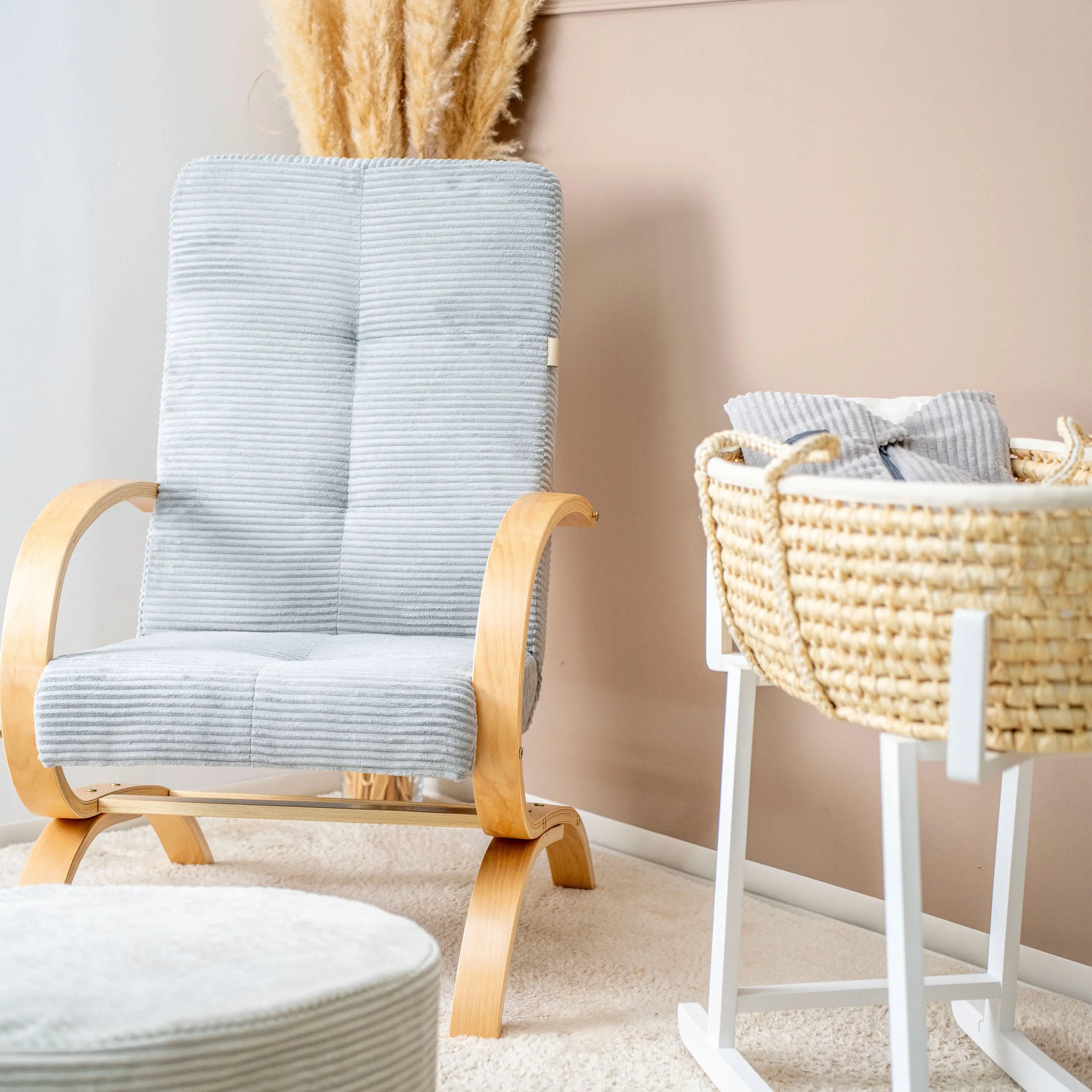 Stillsessel aus Cord – Ergonomisch stilvoll & vielseitig einsetzbar - Stillsessel