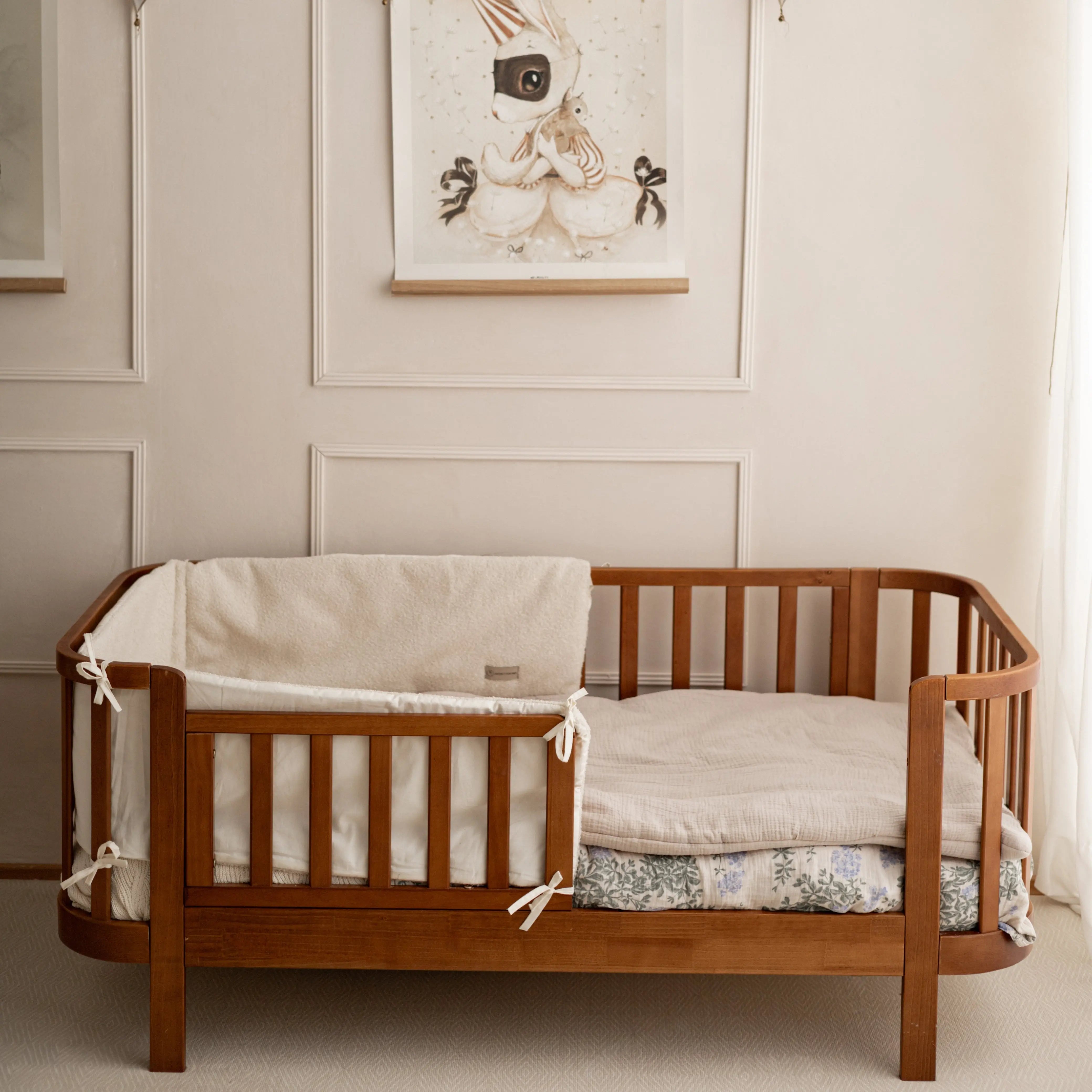 Bettumrandung Teddy Bouclé – Weiche Premium Umrandung für Baby- & Beistellbetten District for Kids