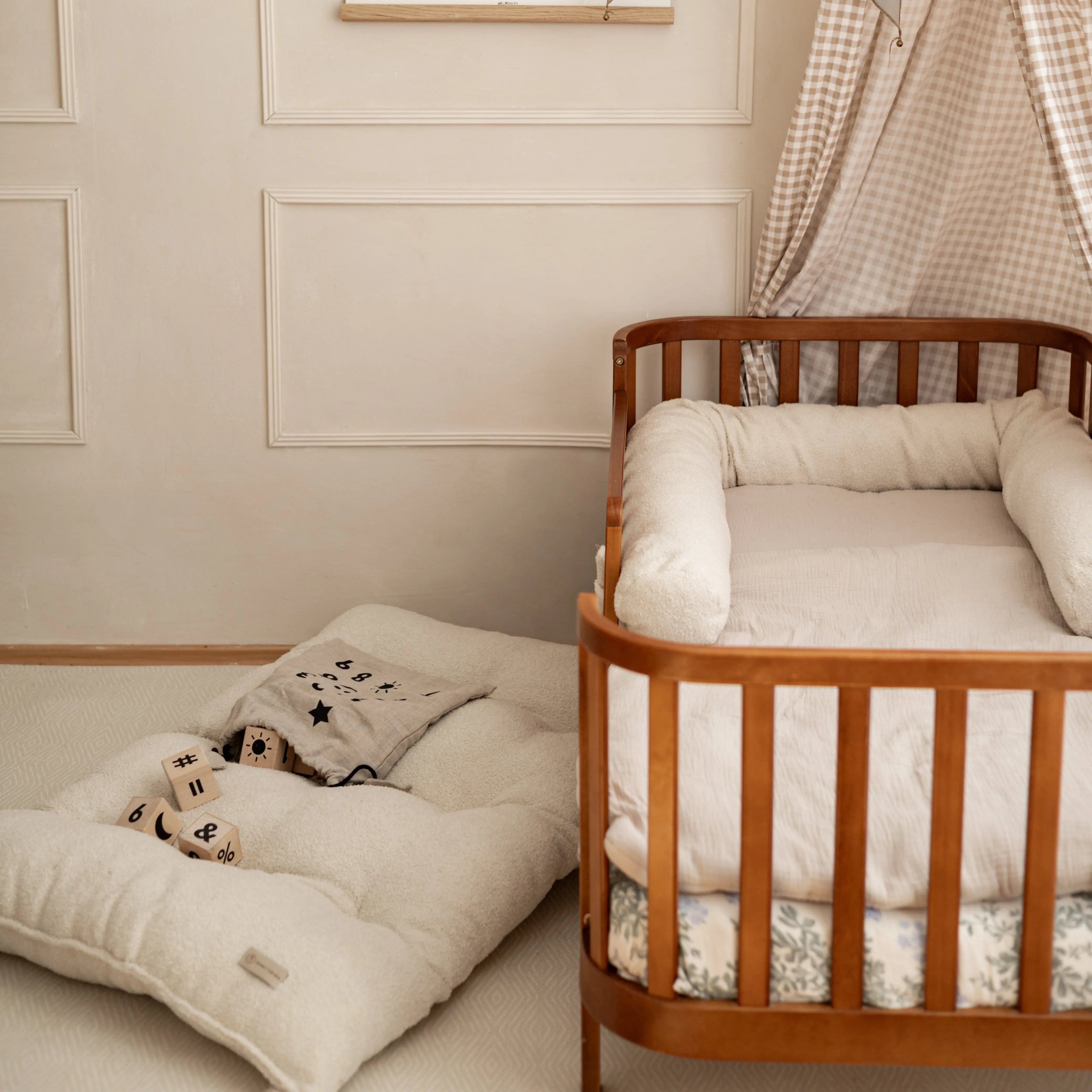 Bettschlange einsträngig Teddystoff Bouclé – Schutz & Vielseitig District for Kids