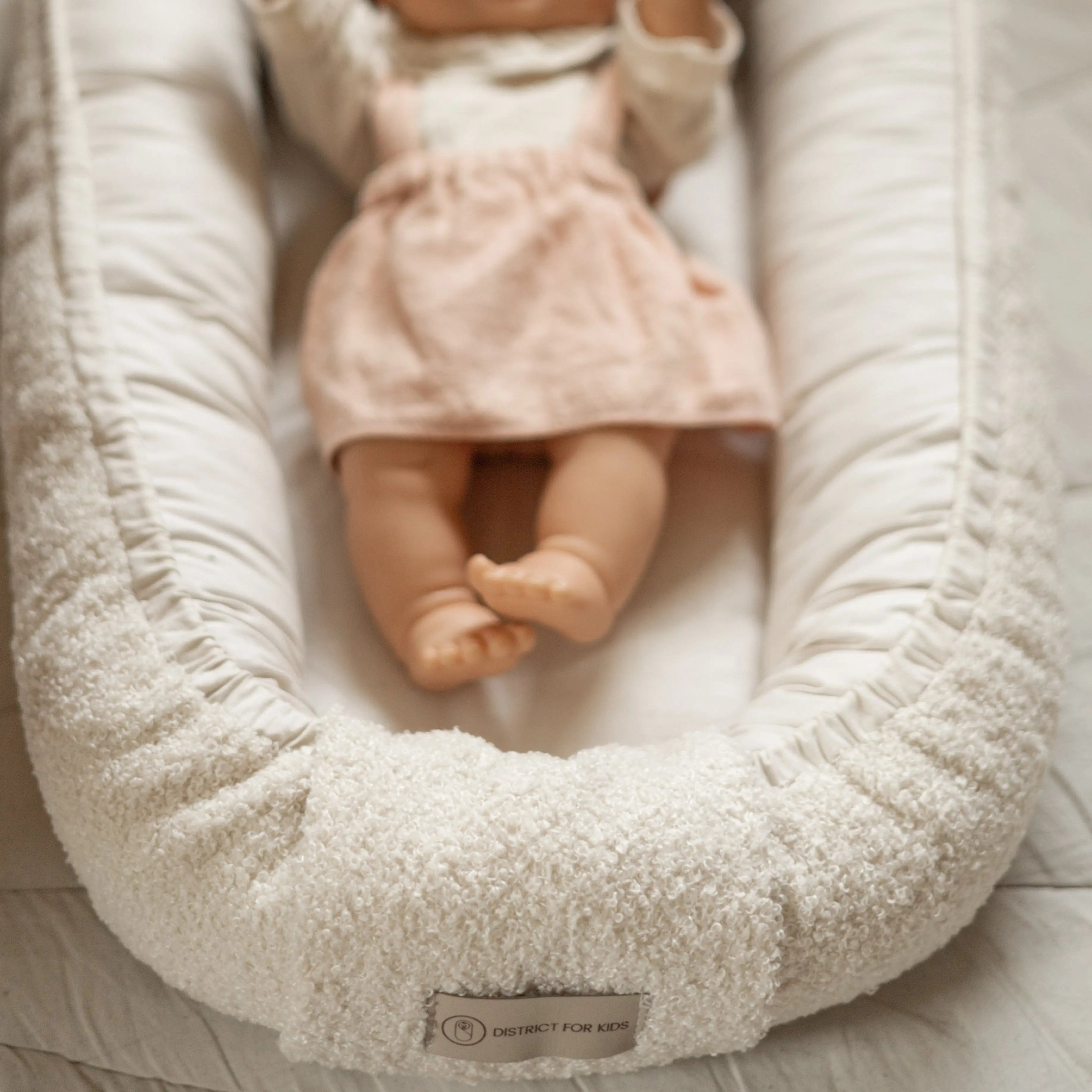Babynest für Puppen & Kuscheltiere - Teddystoff Boucle District for Kids