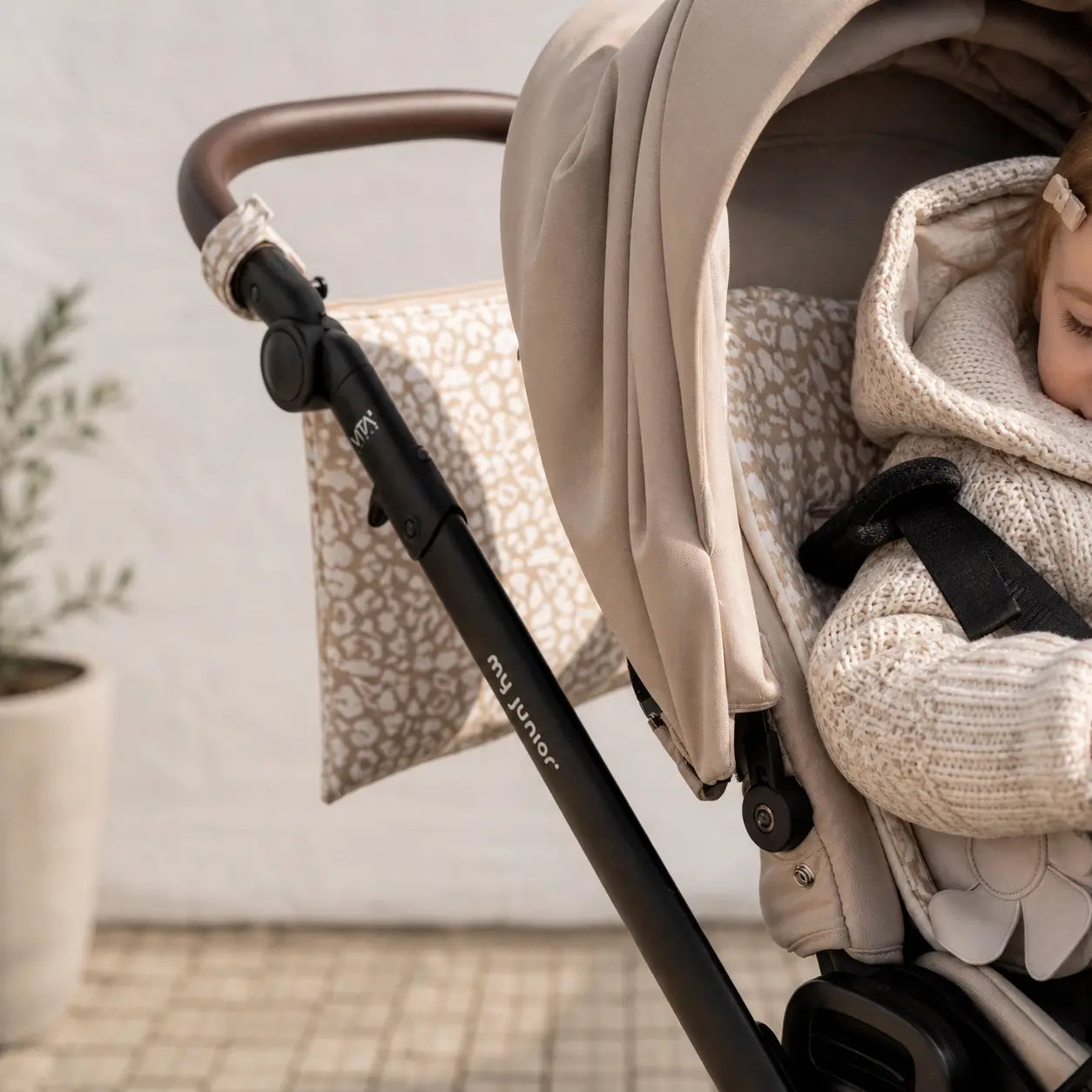 Kinderwagentasche Organizer Musselin Leoprint - Stil & Ordnung für Kinderwägen District for Kids