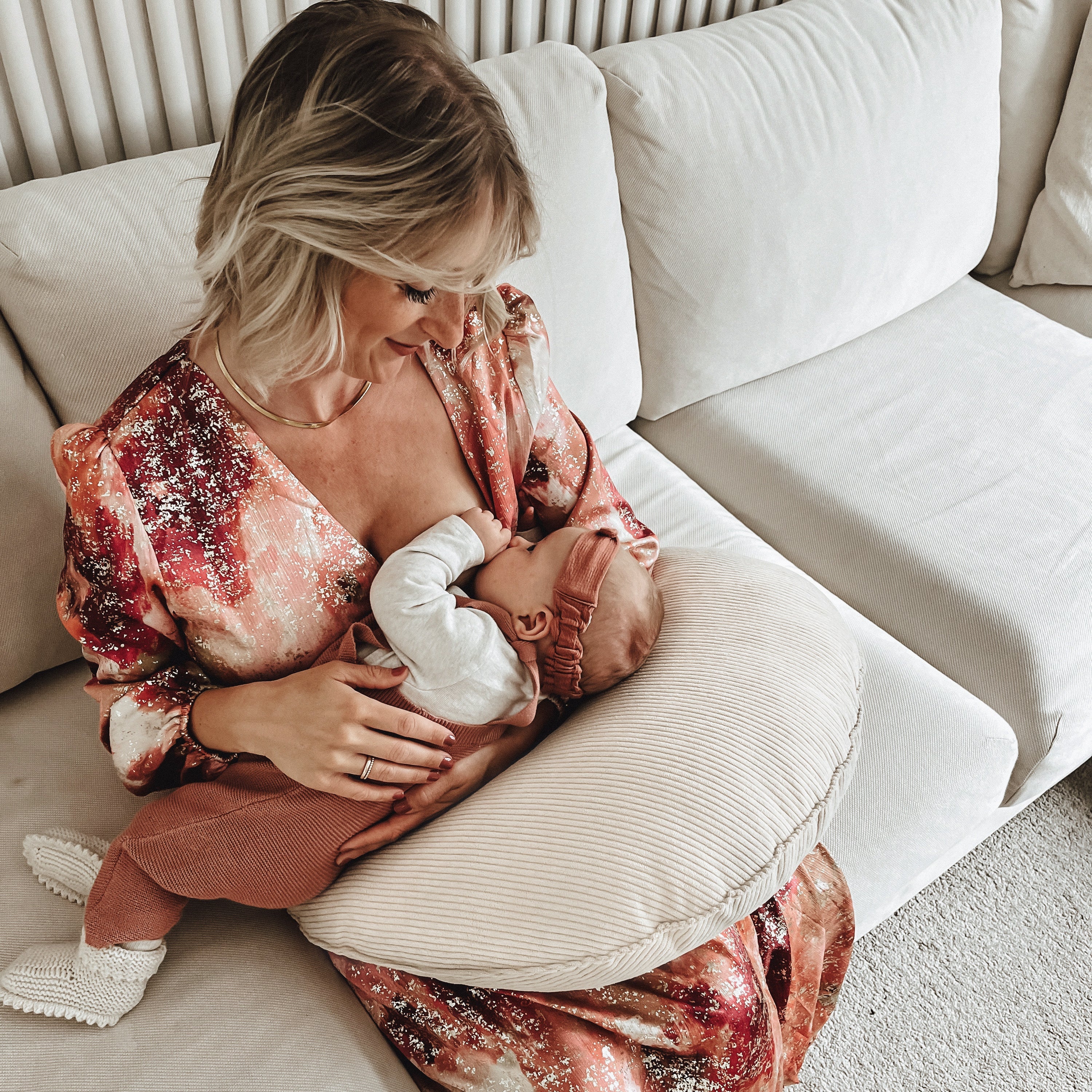 Stillkissen Halbmond Cord – Komfort Unterstützung & stilvolle Optik Stillkissen