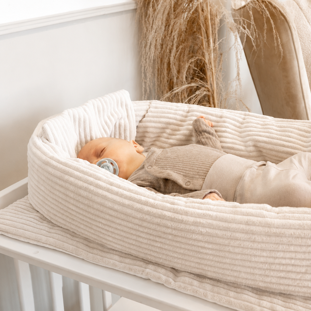 2in1 babynest krabbeldecke cord creme lifestyle mitbabyb