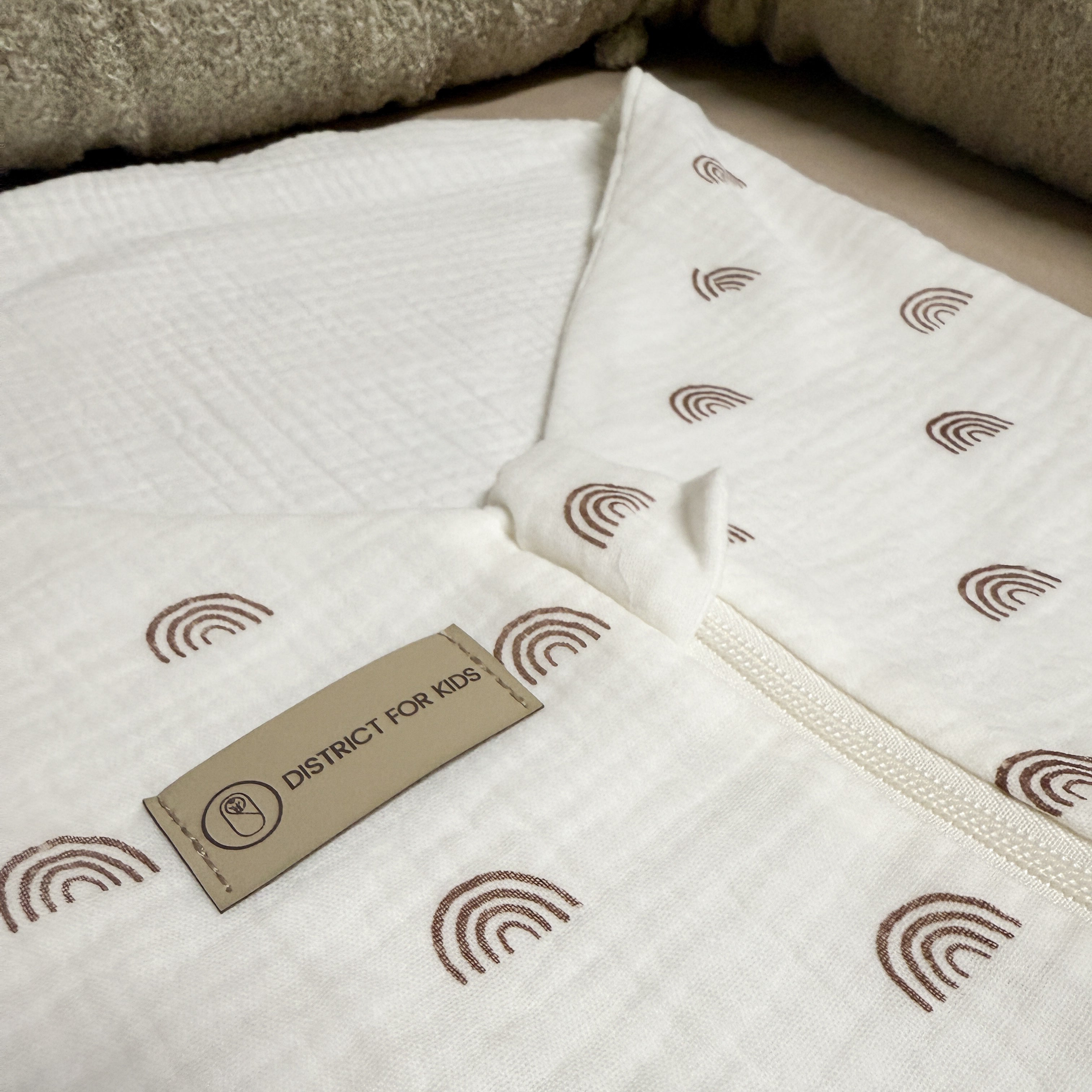 Pucksack Musselin Rainbow mitwachsend - Wärmender Ganzjahres Babyschlafsack - Pucksack