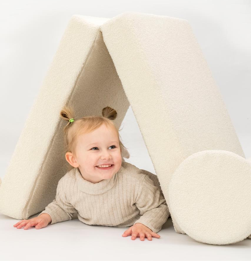 Spielsofa Teddystoff Boucle – Kreativer Spielspaß & Gemütlichkeit - Spielsofa