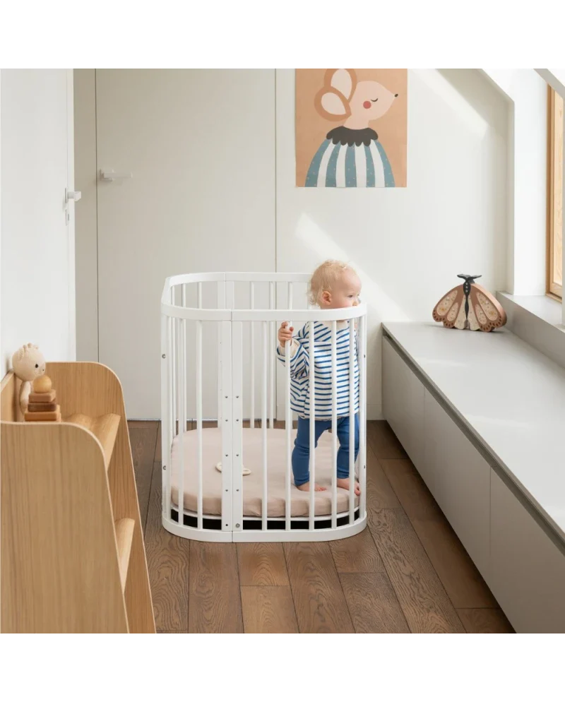 Babybett 5-in-1 – Ein Bett für viele Jahre - mitwachsend | Quadratische Form - Babybett