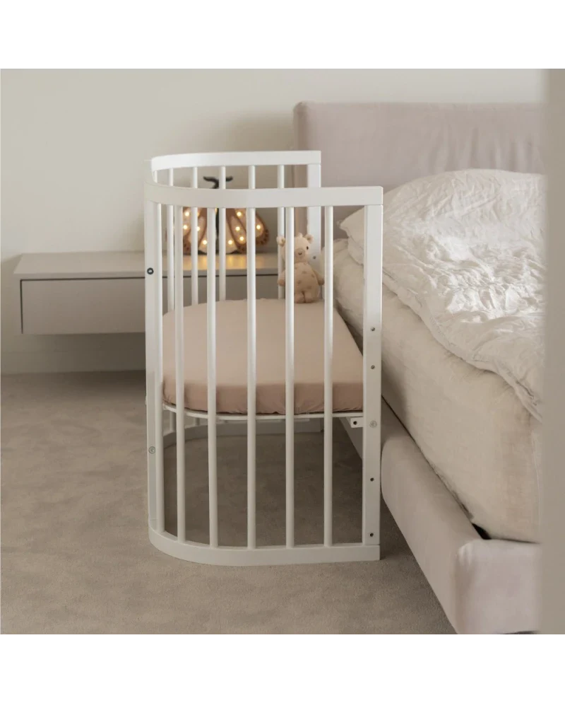 Babybett 5-in-1 – Ein Bett für viele Jahre - mitwachsend | Quadratische Form - Babybett