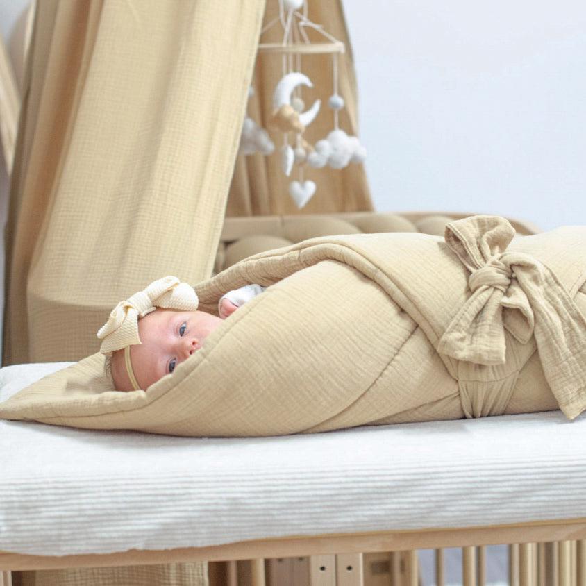 Babyhörnchen Musselin mit Schleife – Kuschelige Puckdecke & Einschlagdecke-Babyhörnchen-District for Kids-Beige-2.5 TOG-District for Kids