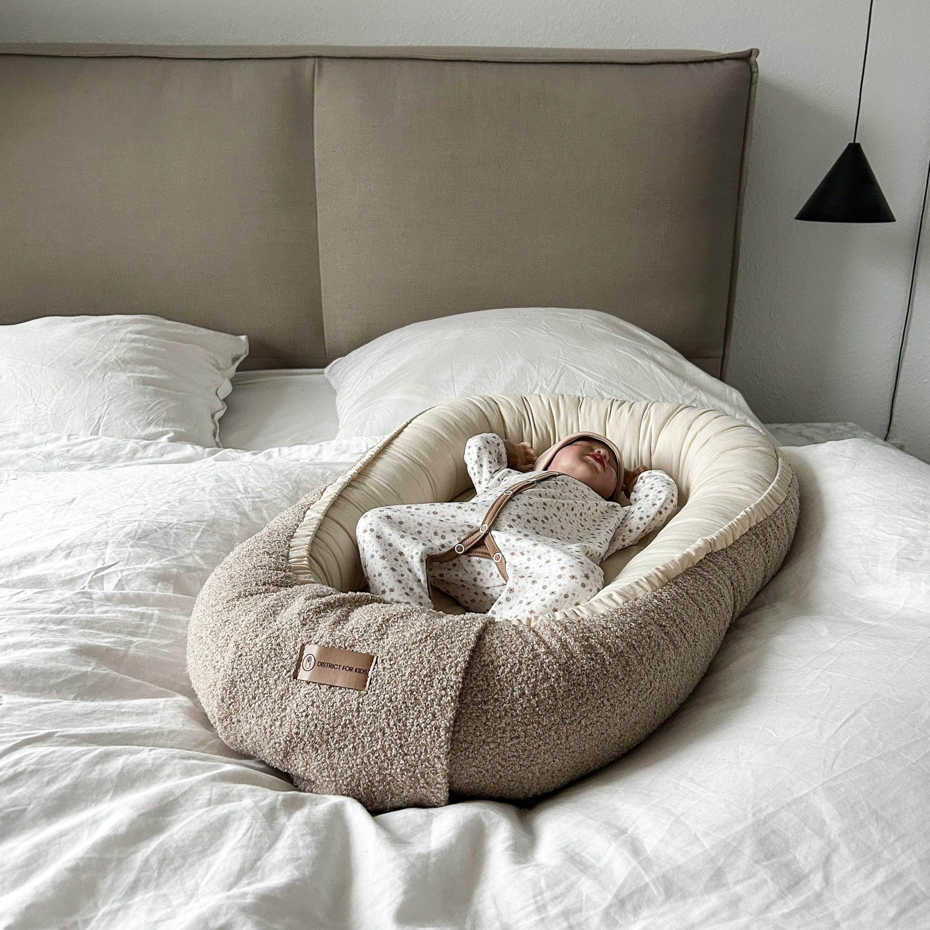 Babynestchen Teddystoff-Bouclé – Kuscheliger Baby-Kokon für Geborgenheit & Wärme-Babynestchen-District for Kids-Beige-District for Kids