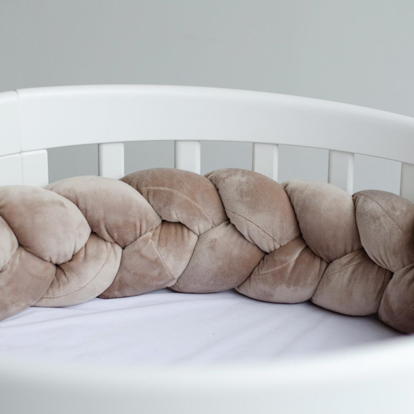 Bettschlange Velours – Kuschelige Bettumrandung für Schutz, Geborgenheit & Komfort-Baby & Kleinkind-District for Kids-Beige-180 cm-District for Kids