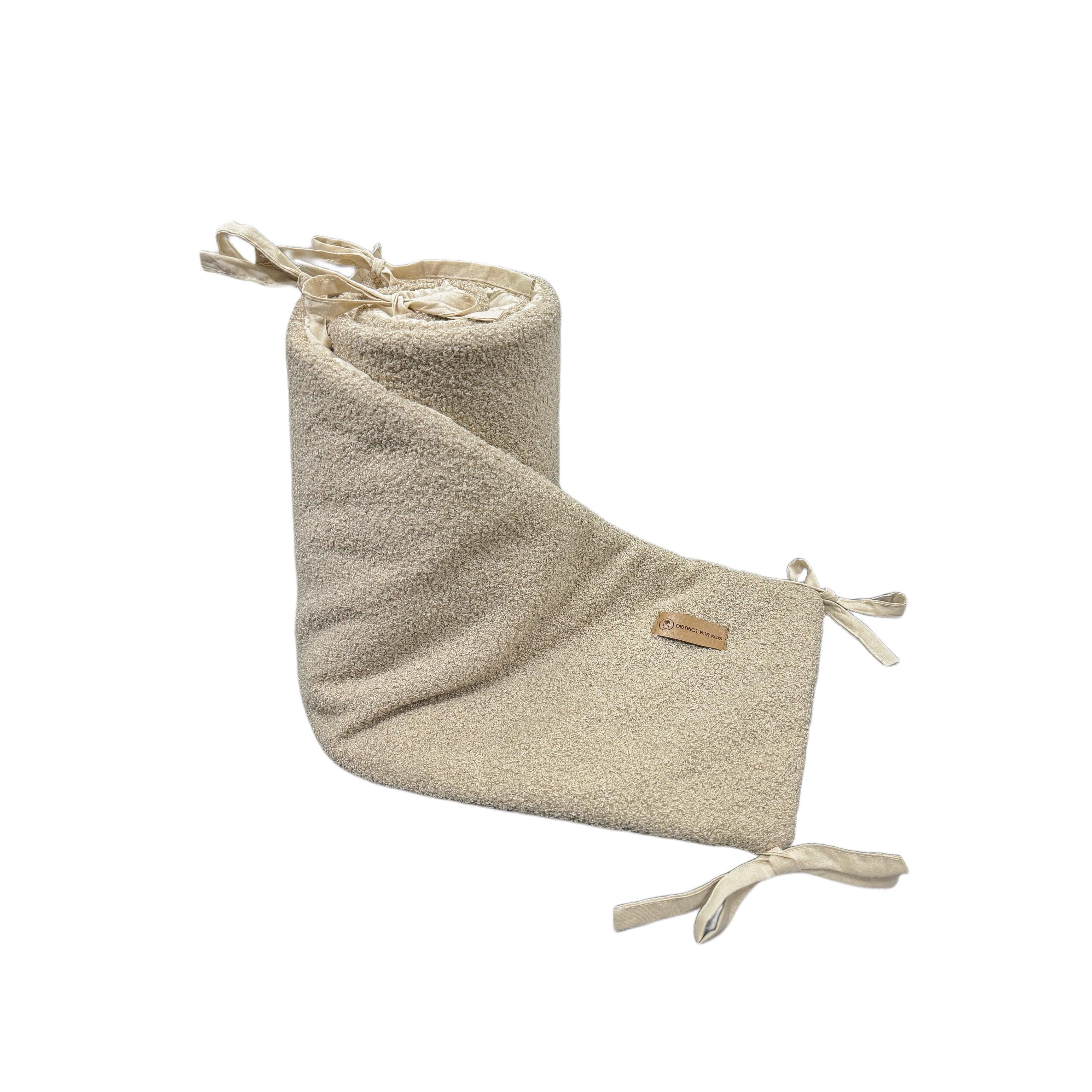 Bettumrandung Teddy Bouclé – Weiche Premium Umrandung für Baby- & Beistellbetten-Bettumrandung-District for Kids-Creme-150 cm-District for Kids